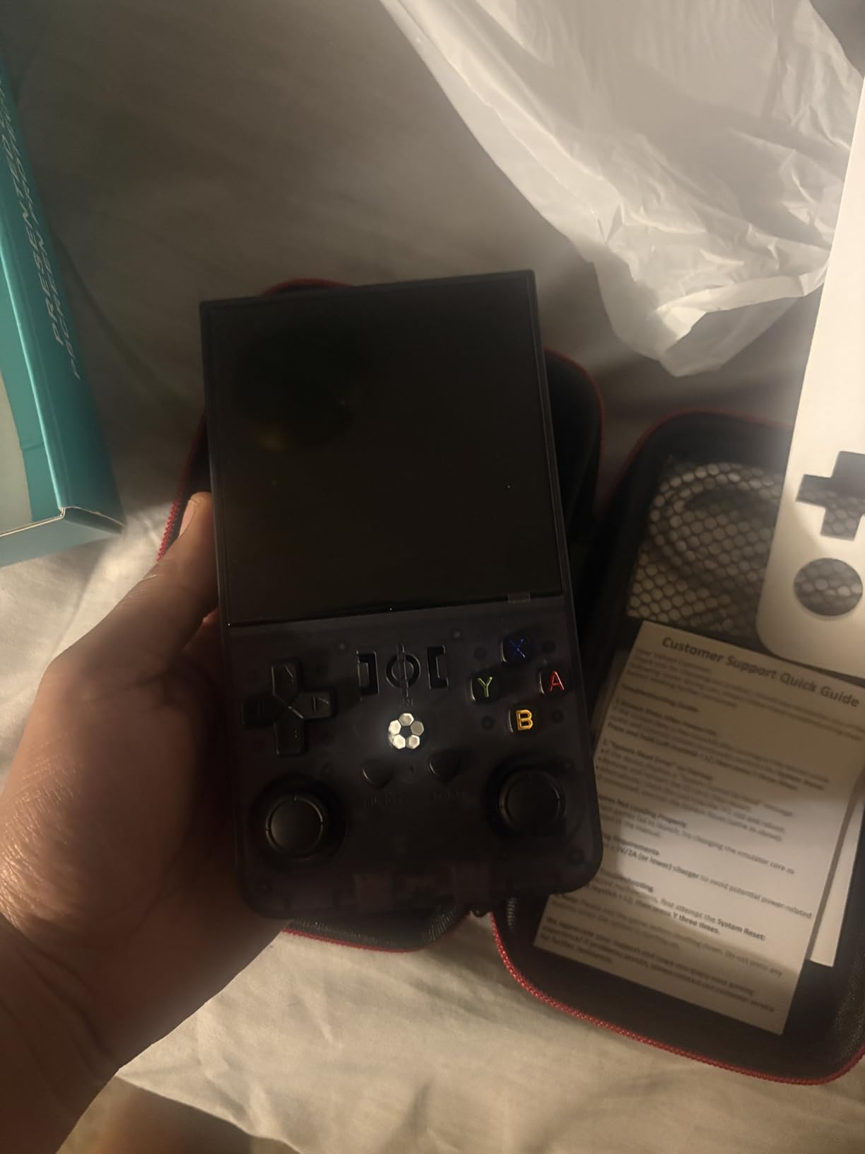 R36MAX Retro Handheld Game Console, 4.0 Inch IPS HD Screen Retro Gaming Console, Linux System, 20+ Mainstream Emulator Games Retro Game Console, 4000mAh Battery, Built-in 64G TF Card, Black - Customer Photo 2