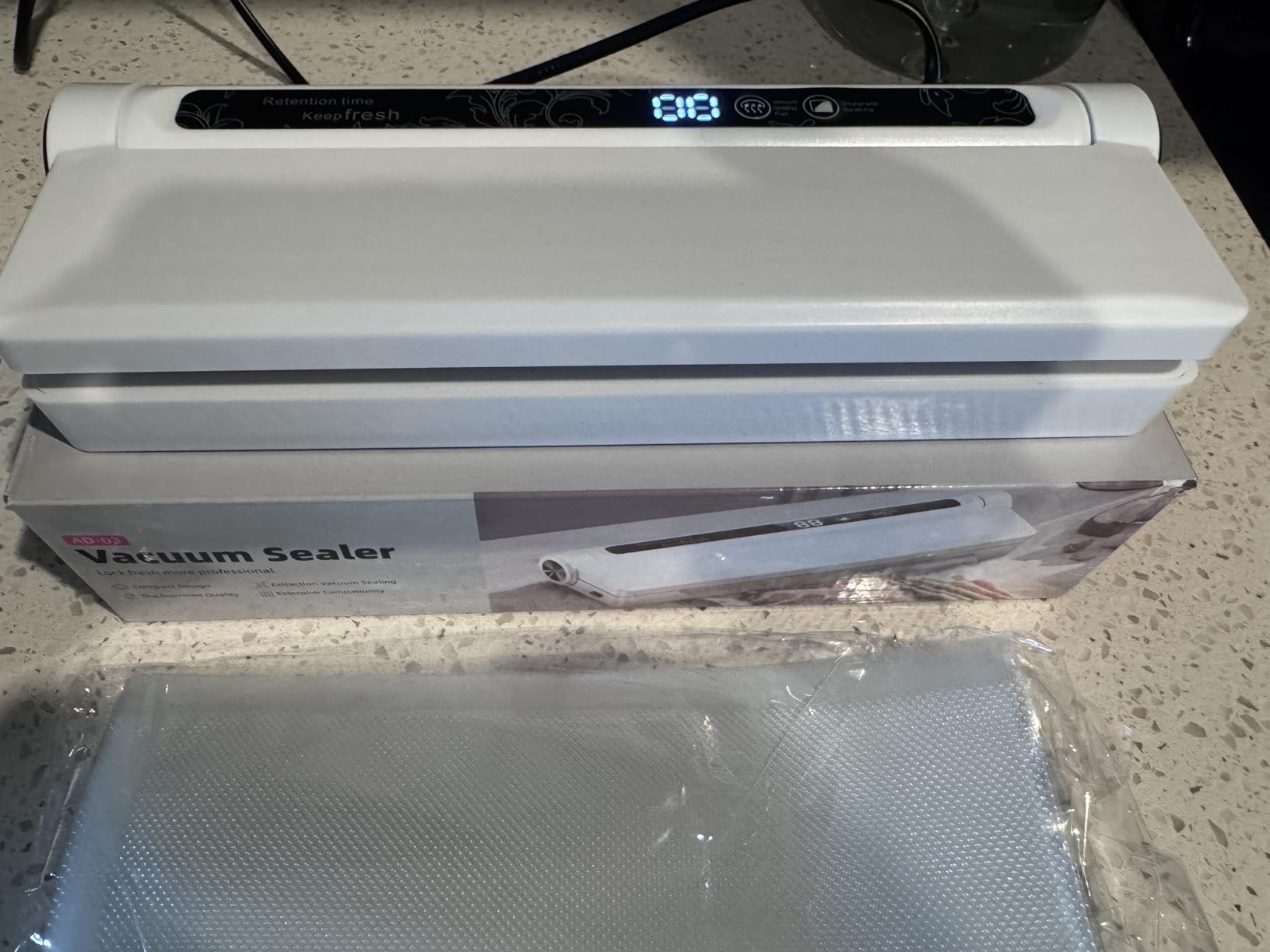 Food Vacuum Sealer Machine, 75KPA Strong Suction, Dry/Wet Modes, 20 Vacuum Seal Bags for Food, Digital Countdown Timer, Compact Lightweight, Ideal for Home Kitchen Use - Customer Photo 2