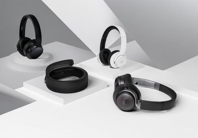 Best Wireless Headphones for Bass [cy]: 6 Models Tested & Reviewed - BoundByFlame