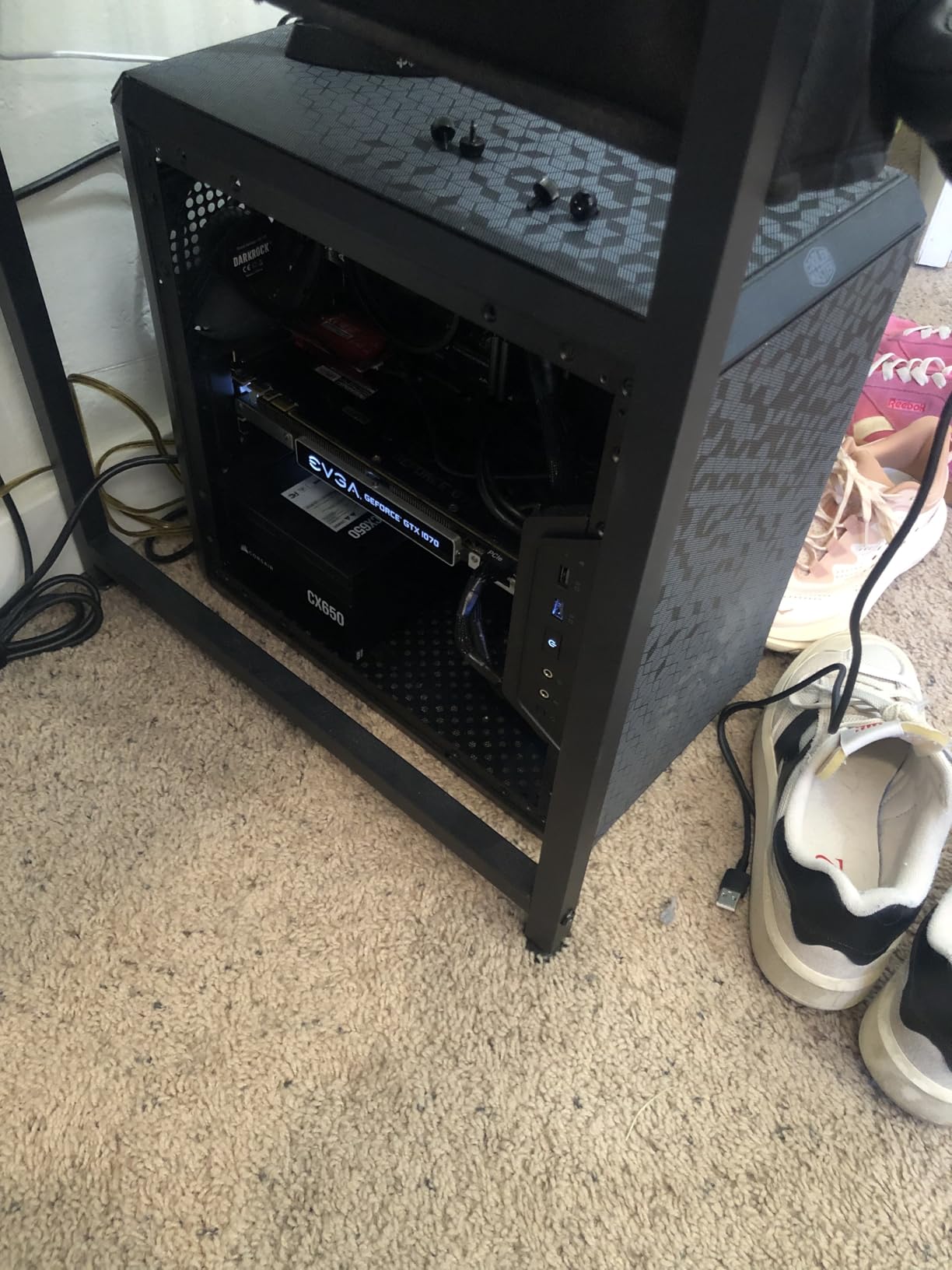 Cooler Master MasterBox Q300L Micro-ATX Tower with Magnetic Design Dust Filter, Transparent Acrylic Side Panel, Adjustable I/O & Fully Ventilated Airflow, Black (MCB-Q300L-KANN-S00) Customer Review Cooler Master MasterBox Q300L Micro-ATX Tower with Magnetic Design Dust Filter, Transparent Acrylic Side Panel, Adjustable I/O & Fully Ventilated Airflow, Black (MCB-Q300L-KANN-S00) - Customer Photo 2