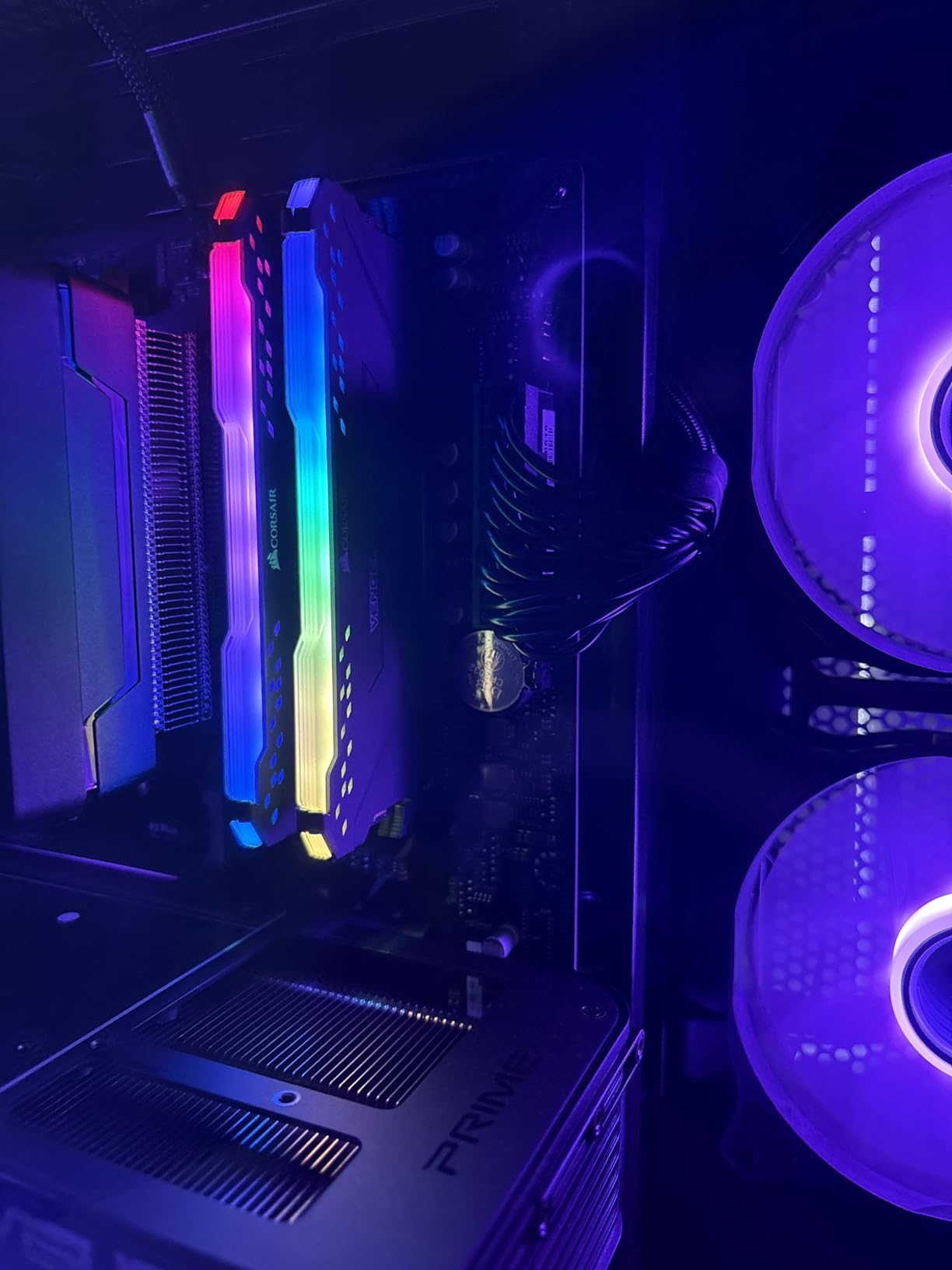 CORSAIR Vengeance RGB PRO DDR4 RAM 32GB (2x16GB) 3200MHz CL16-20-20-38 1.35V Intel AMD Desktop Computer Memory - Black (CMW16GX4M2C3200C16) - Customer Photo 1