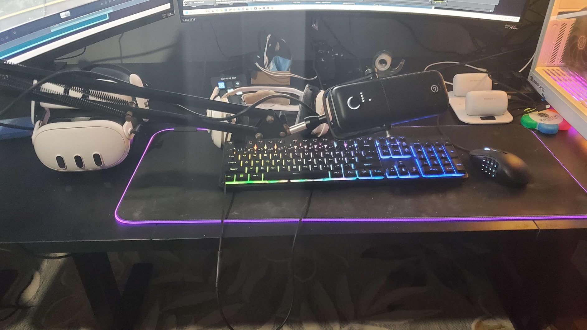 Elgato Wave:3 - Premium Studio Quality USB Condenser Microphone for Streaming, Podcast, Gaming and Home Office, Free Mixer Software, Sound Effect Plugins, Anti-Distortion, Plug 'n Play, for Mac, PC Customer Review Elgato Wave:3 - Premium Studio Quality USB Condenser Microphone for Streaming, Podcast, Gaming and Home Office, Free Mixer Software, Sound Effect Plugins, Anti-Distortion, Plug 'n Play, for Mac, PC - Customer Photo 1