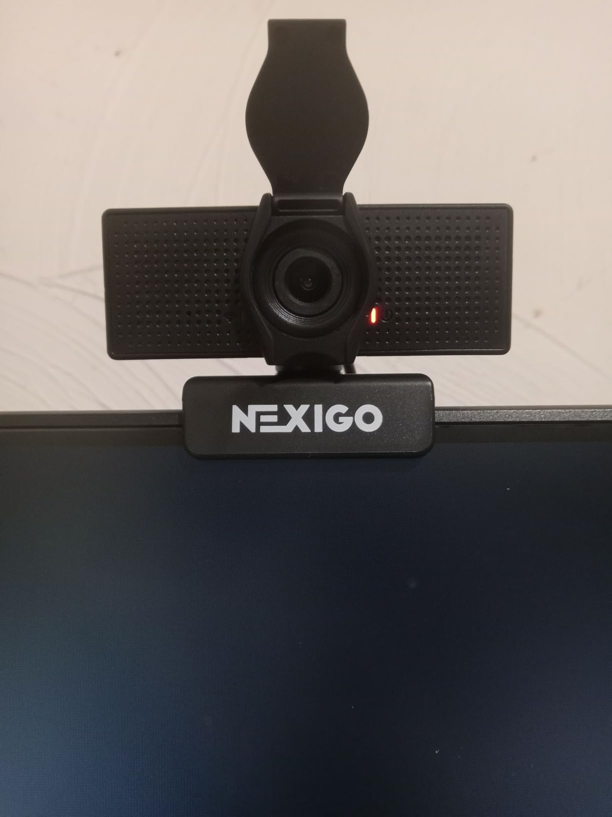 NexiGo N60 1080P Webcam with Microphone, Software Control & Privacy Cover, USB HD Computer Web Camera, Plug and Play, for Zoom/Skype/Teams, Conferencing and Video Calling Customer Review NexiGo N60 1080P Webcam with Microphone, Software Control & Privacy Cover, USB HD Computer Web Camera, Plug and Play, for Zoom/Skype/Teams, Conferencing and Video Calling - Customer Photo 2
