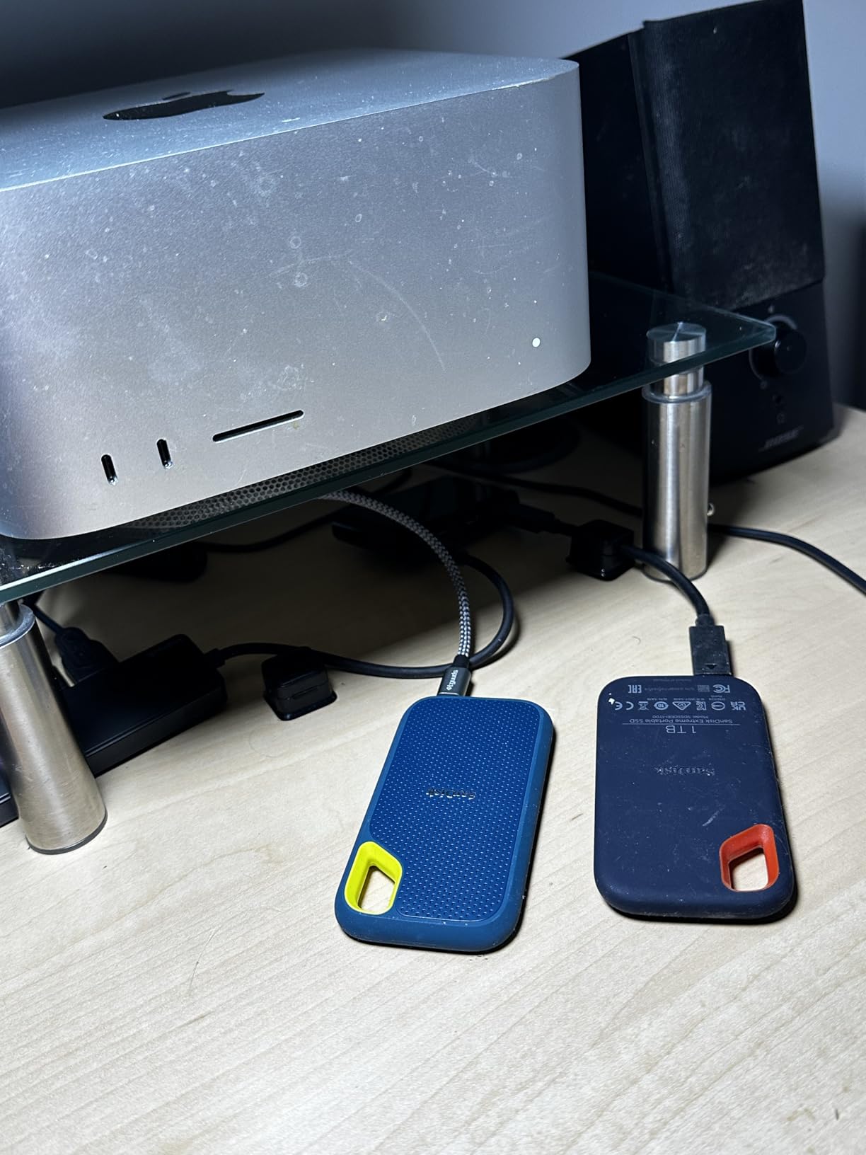 SanDisk 1TB Extreme Portable SSD - Up to 1050MB/s, USB-C, USB 3.2 Gen 2, IP65 Water and Dust Resistance, Updated Firmware - External Solid State Drive - SDSSDE61-1T00-G25 customer photo 2