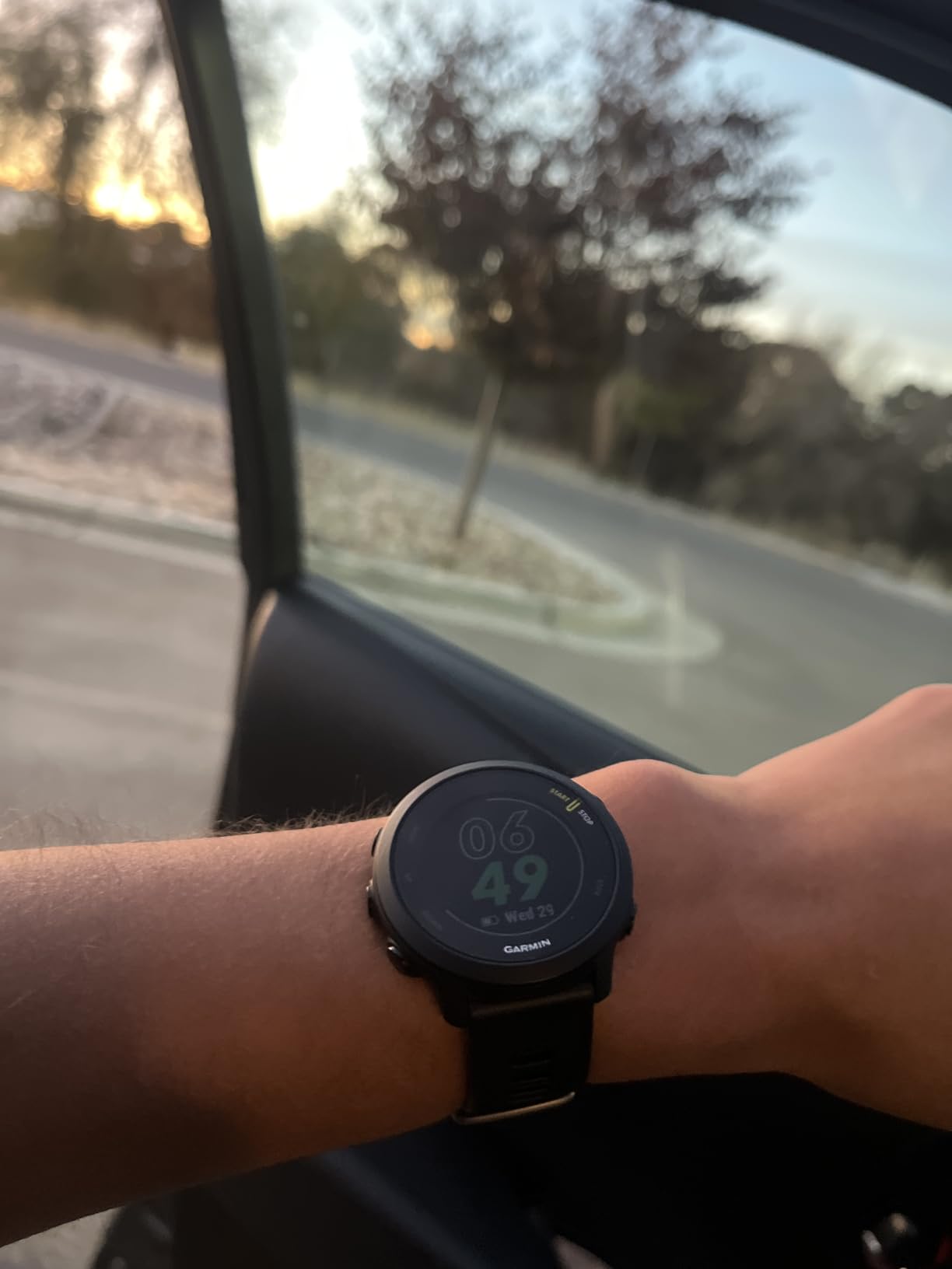 Garmin Forerunner 55, GPS Running Watch with Daily Suggested Workouts, Up to 2 Weeks of Battery Life, Black - 010-02562-00 Customer Review Garmin Forerunner 55, GPS Running Watch with Daily Suggested Workouts, Up to 2 Weeks of Battery Life, Black - 010-02562-00 - Customer Photo 1