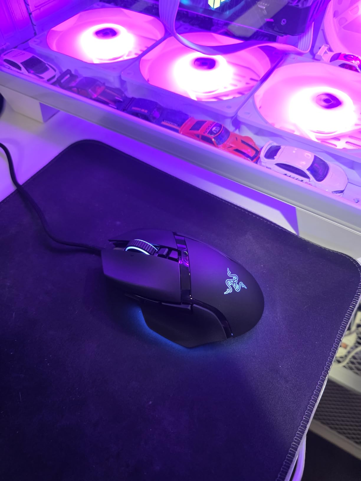 Razer Basilisk V3 Customizable Ergonomic Gaming Mouse: Fastest Gaming Mouse Switch - Chroma RGB Lighting - 26K DPI Optical Sensor - 11 Programmable Buttons - HyperScroll Tilt Wheel - Classic Black customer photo 2