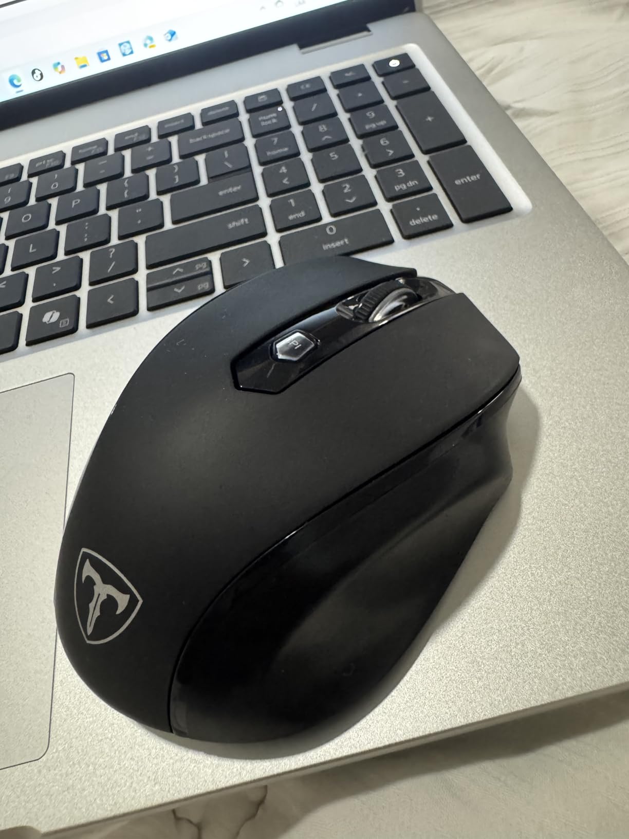 Wireless Mouse, D-09 Computer Mouse USB Cordless Mice for Laptop, Ergo Grips, Lightspeed 5-Level 2400 DPI, 16 Months Battery, Portable for PC Mac Chromebook (Black) - Customer Photo 2