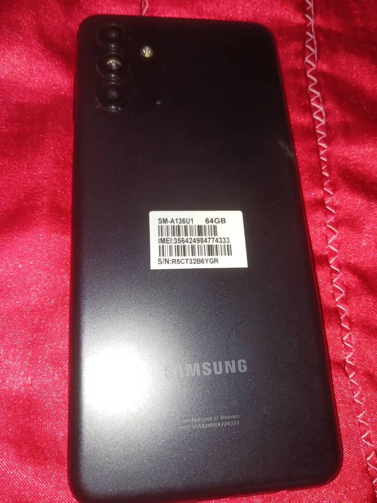 Samsung Galaxy A13 5G Cell Phone, AT&T GSM Unlocked Android Smartphone, 64GB, Long Lasting Battery, Expandable Storage, Triple Lens Camera, Infinite Display, Black (Renewed) - Customer Photo 4