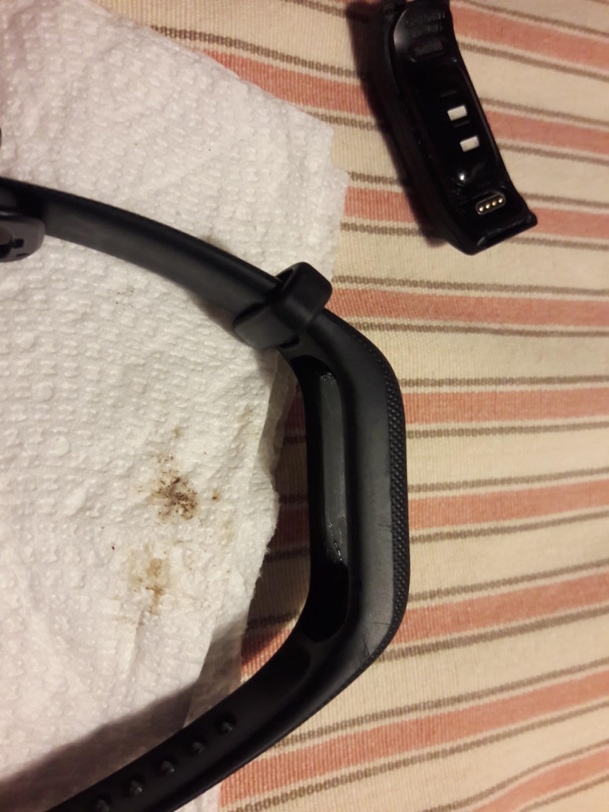 Garmin vívosmart® 5, Fitness Tracker, Long-Lasting Battery, Simple Design, Black Large Customer Review Garmin vívosmart® 5, Fitness Tracker, Long-Lasting Battery, Simple Design, Black Large - Customer Photo 4