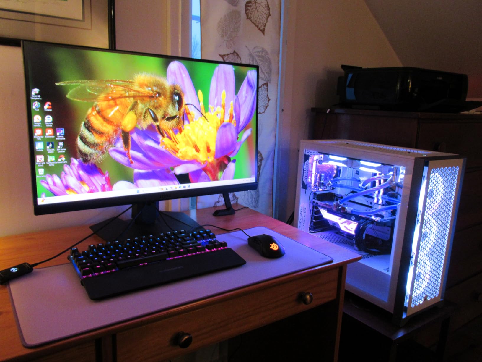 ASUS ROG Herculx Graphics Card Anti-Sag Holder Bracket (Solid Zinc Alloy Construction, Easy Toolless Installation, Included Spirit Level, Adjustable Height, Wide Compatibility, Aura Sync RGB) customer photo 2