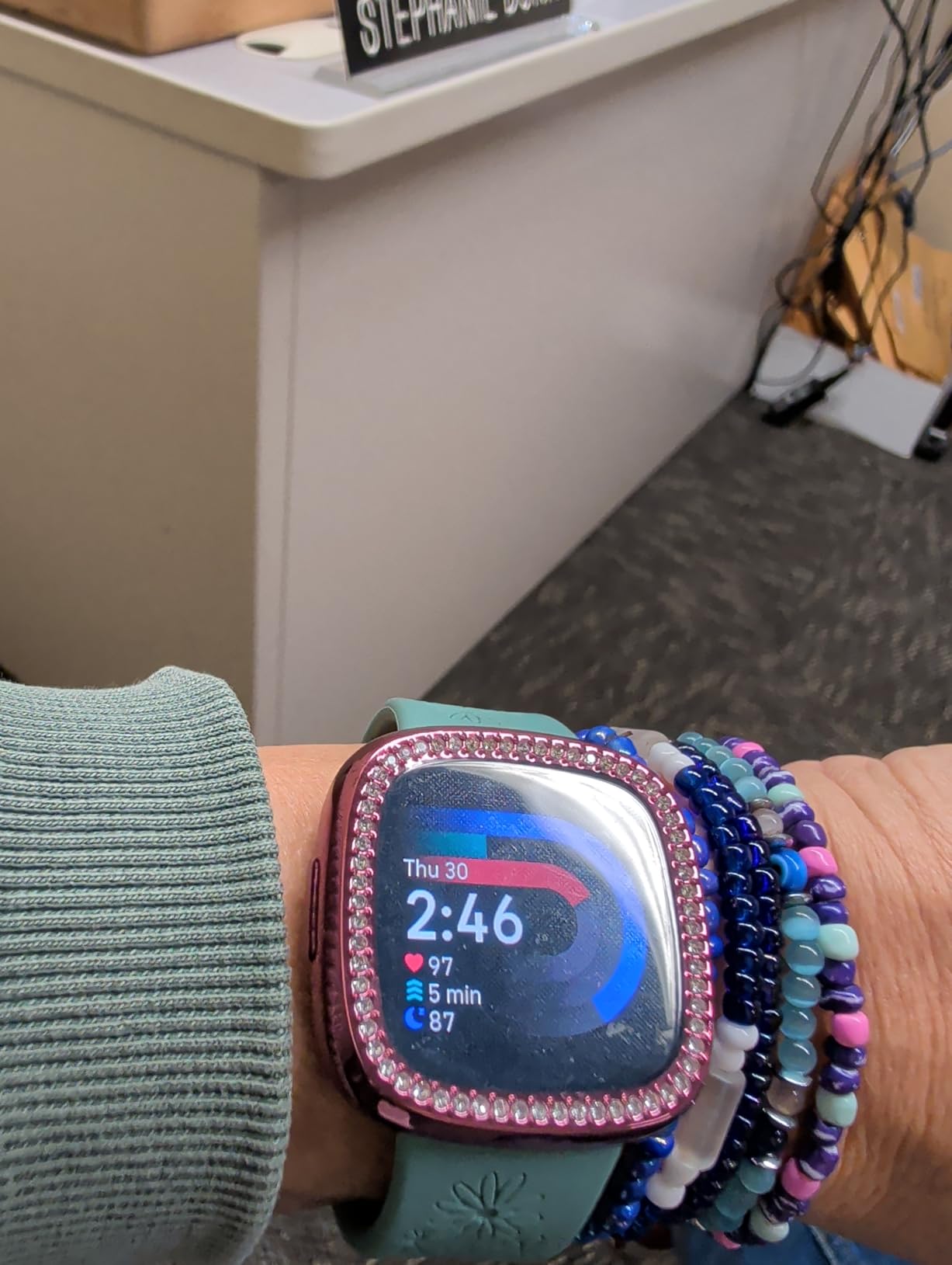 Fitbit Versa 4 Fitness Smartwatch with Daily Readiness, GPS, 24/7 Heart Rate, 40+ Exercise Modes, Sleep Tracking and more, Black/Graphite, One Size (S & L Bands Included) Customer Review Fitbit Versa 4 Fitness Smartwatch with Daily Readiness, GPS, 24/7 Heart Rate, 40+ Exercise Modes, Sleep Tracking and more, Black/Graphite, One Size (S & L Bands Included) - Customer Photo 1