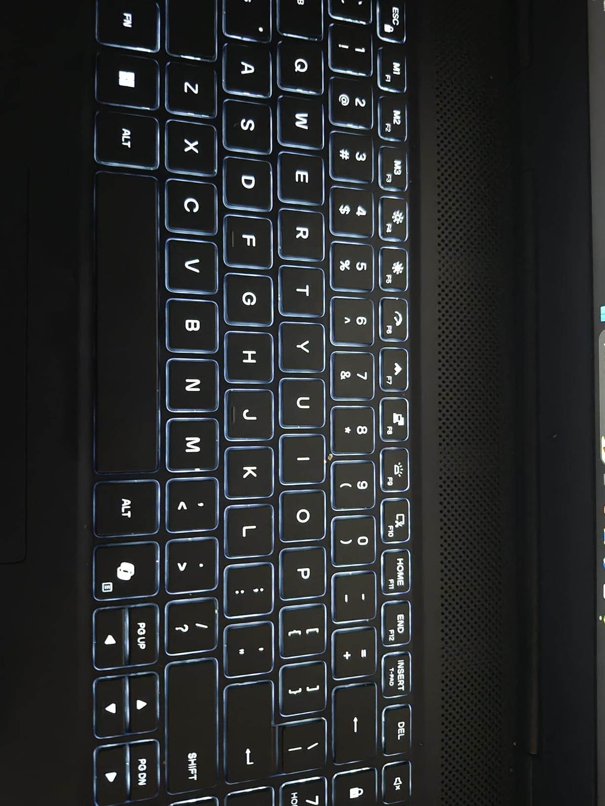 Alienware 16 Aurora Gaming Laptop AC16250-16