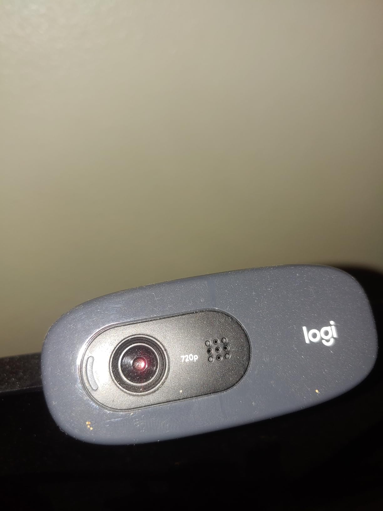 Logitech Brio 101 Full HD 1080p Webcam for Meetings, Streaming, Desktop, Laptop, PC - Built-in Mic, Shutter, Works with Zoom, Microsoft Teams, Nintendo Switch 2's New GameChat Mode, USB-A,-Black - Customer Photo 3