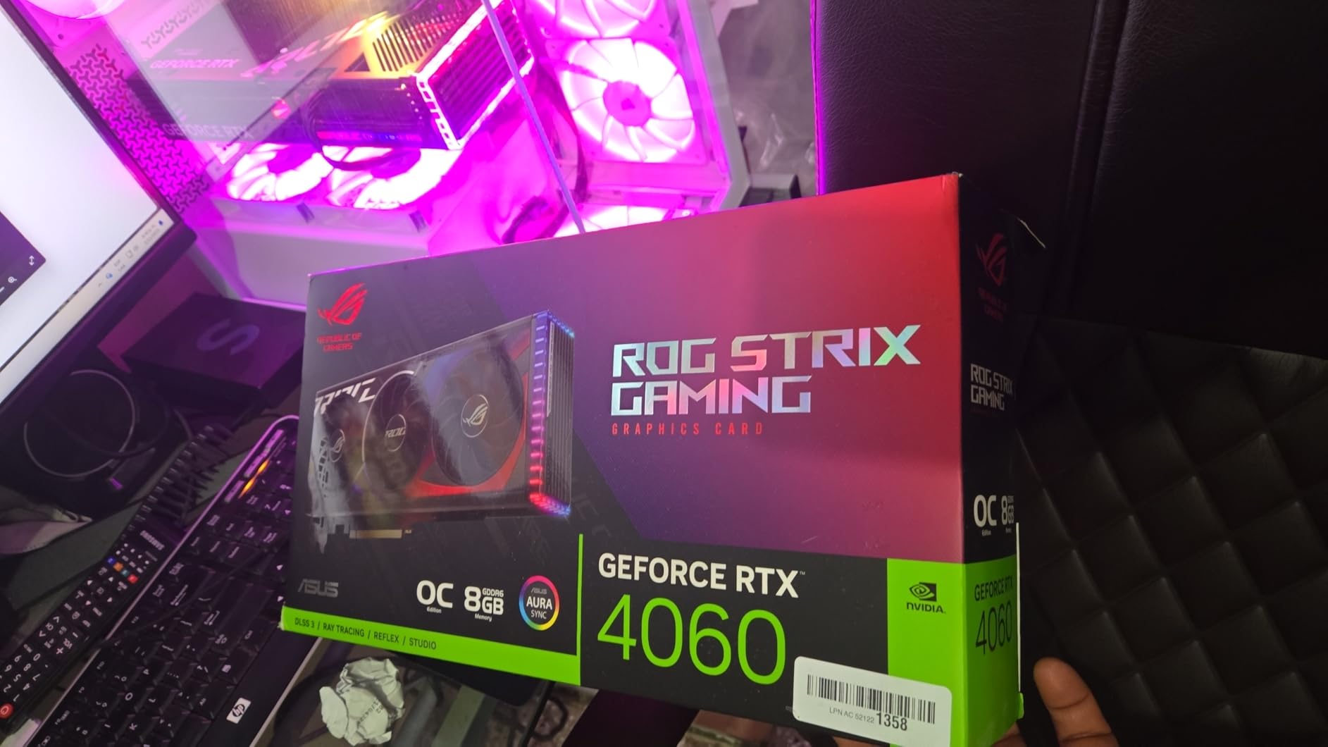 ASUS ROG Strix GeForce RTX™ 4060 OC Edition Gaming Graphics Card (PCIe 4.0, 8GB GDDR6, DLSS 3, HDMI 2.1a, DisplayPort 1.4a, Axial-tech Fan Design, Aura Sync, 0dB Technology) - Customer Photo 1