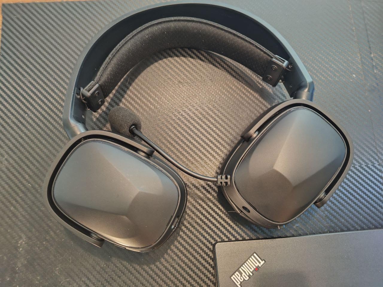 SENZER Wireless Gaming Headset with Mic for PS5/PS4 PC Switch - Bluetooth, Clear Audio, Customized Side Plates, Memory Foam Cushion - w/3.5mm Wired for Xbox One Customer Review SENZER Wireless Gaming Headset with Mic for PS5/PS4 PC Switch - Bluetooth, Clear Audio, Customized Side Plates, Memory Foam Cushion - w/3.5mm Wired for Xbox One - Customer Photo 2