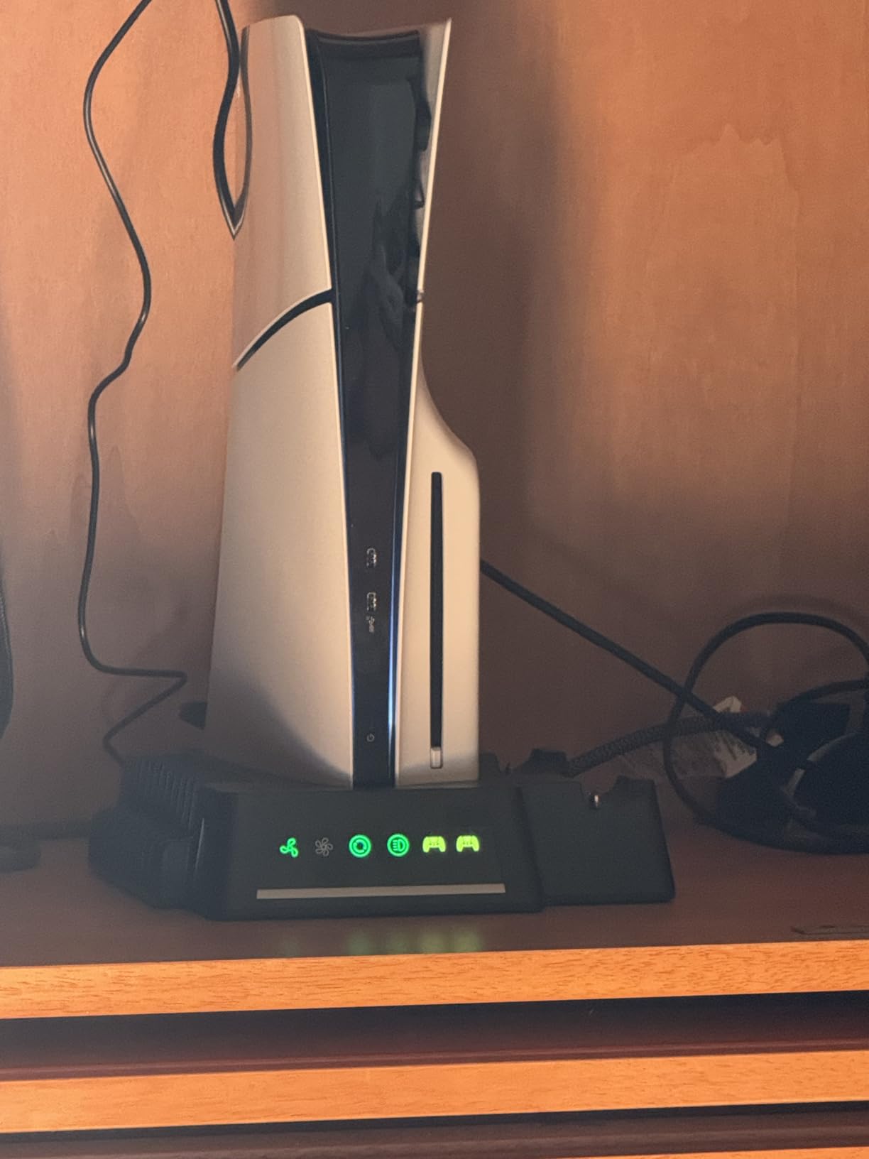 YOGES Compatible with PS5 Cooling Station with Temperature Sensor, 2H Fast PS-5 Dual Controller Charger Station, PS 5 Cooling Stand Charging Station Accessories Cooler Fan, White - Customer Photo 1