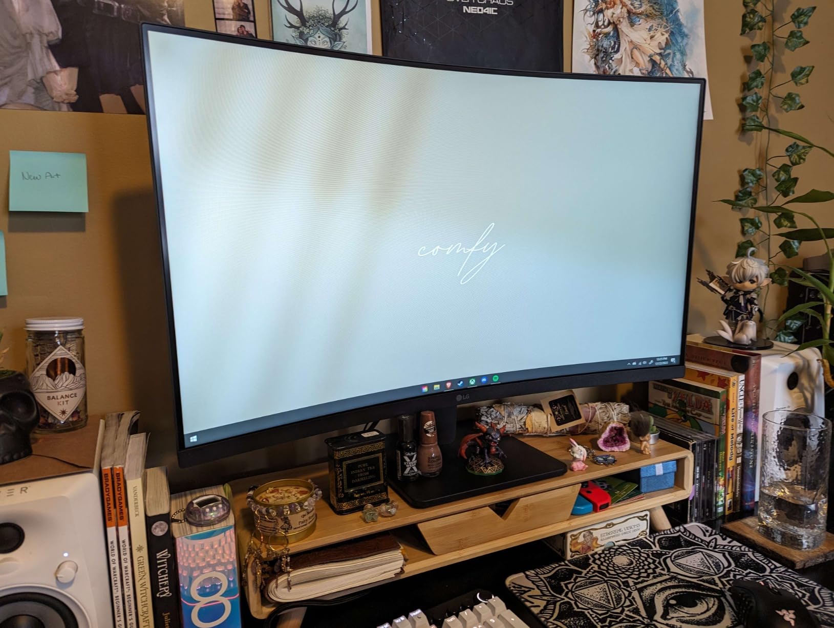 LG 32MR50C-B Curved Monitor 32-Inch FHD 100Hz AMD FreeSync OnScreen Control Dynamic Action Sync Black Stabilizer Tilt Stand (HDMI) - Black customer photo 2