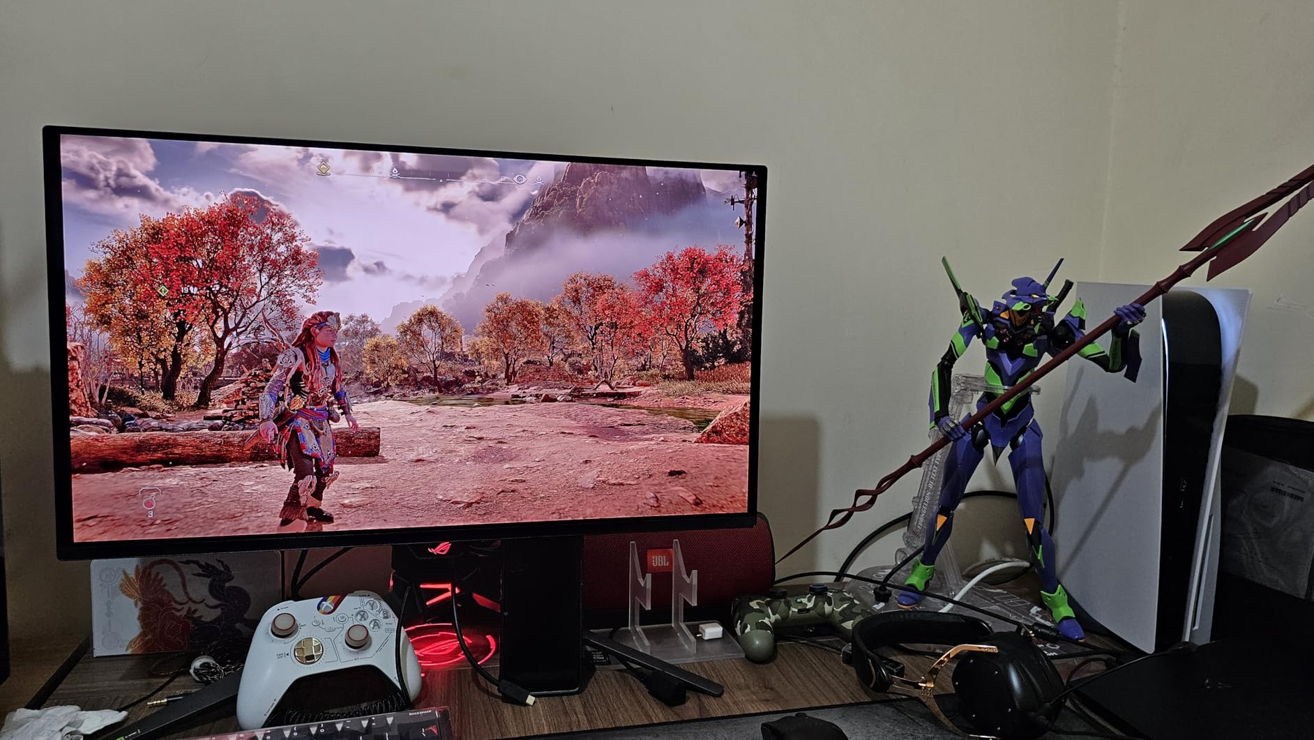 ASUS ROG Swift 32 4K OLED Gaming Monitor (PG32UCDM) - UHD (3840 x 2160), QD-OLED, 240Hz, 0.03ms, G-SYNC Compatible, Custom Heatsink, Graphene Film, 99% DCI-P3, True 10-bit, 90W USB-C customer photo 1