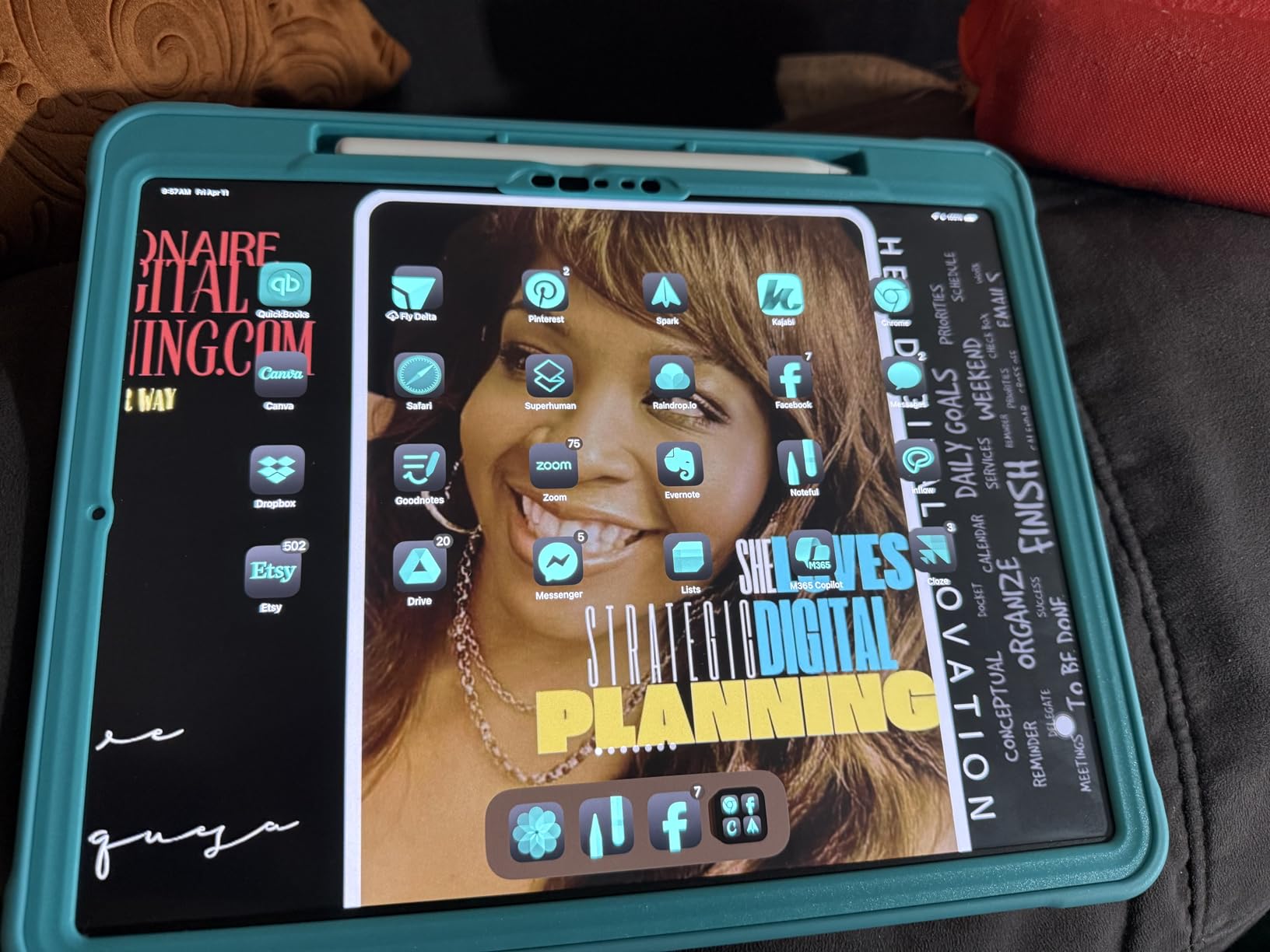 Apple iPad Pro 13-Inch (M4): Built for Apple Intelligence, Ultra Retina XDR Display, 1TB, 12MP Front/Back Camera, LiDAR Scanner, Wi-Fi 6E, Face ID, All-Day Battery Life — Space Black Customer Review Apple iPad Pro 13-Inch (M4): Built for Apple Intelligence, Ultra Retina XDR Display, 1TB, 12MP Front/Back Camera, LiDAR Scanner, Wi-Fi 6E, Face ID, All-Day Battery Life — Space Black - Customer Photo 3