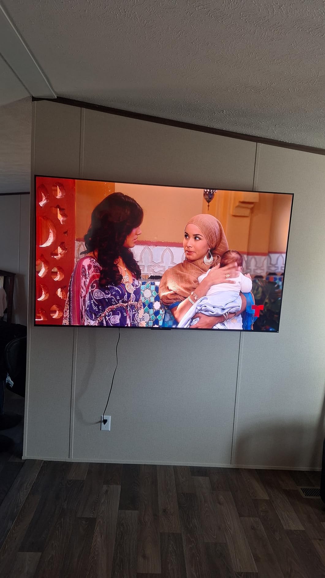 TCL 75-Inch Class Q65 QLED 4K Smart TV with Fire TV (75Q651F, 2024 Model), Dolby Vision, HDR PRO+, Dolby Atmos, Alexa Built-in with Voice Remote, Apple AirPlay 2 Compatibility, Streaming Television - Customer Photo 1