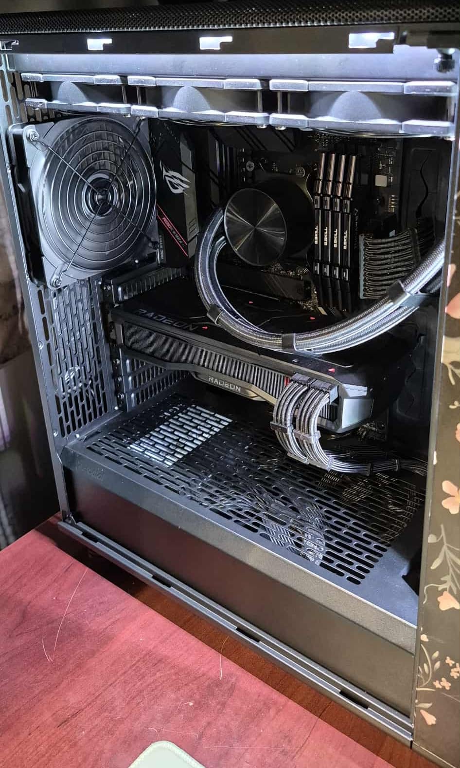 ID-COOLING FX240 PRO Liquid CPU Cooler for Desktop - 240mm AIO Cooler, 2 x 120mm High-efficient Fans, Special CD Pattern Pump Header, Intel & AMD Compatible Customer Review ID-COOLING FX240 PRO Liquid CPU Cooler for Desktop - 240mm AIO Cooler, 2 x 120mm High-efficient Fans, Special CD Pattern Pump Header, Intel & AMD Compatible - Customer Photo 2