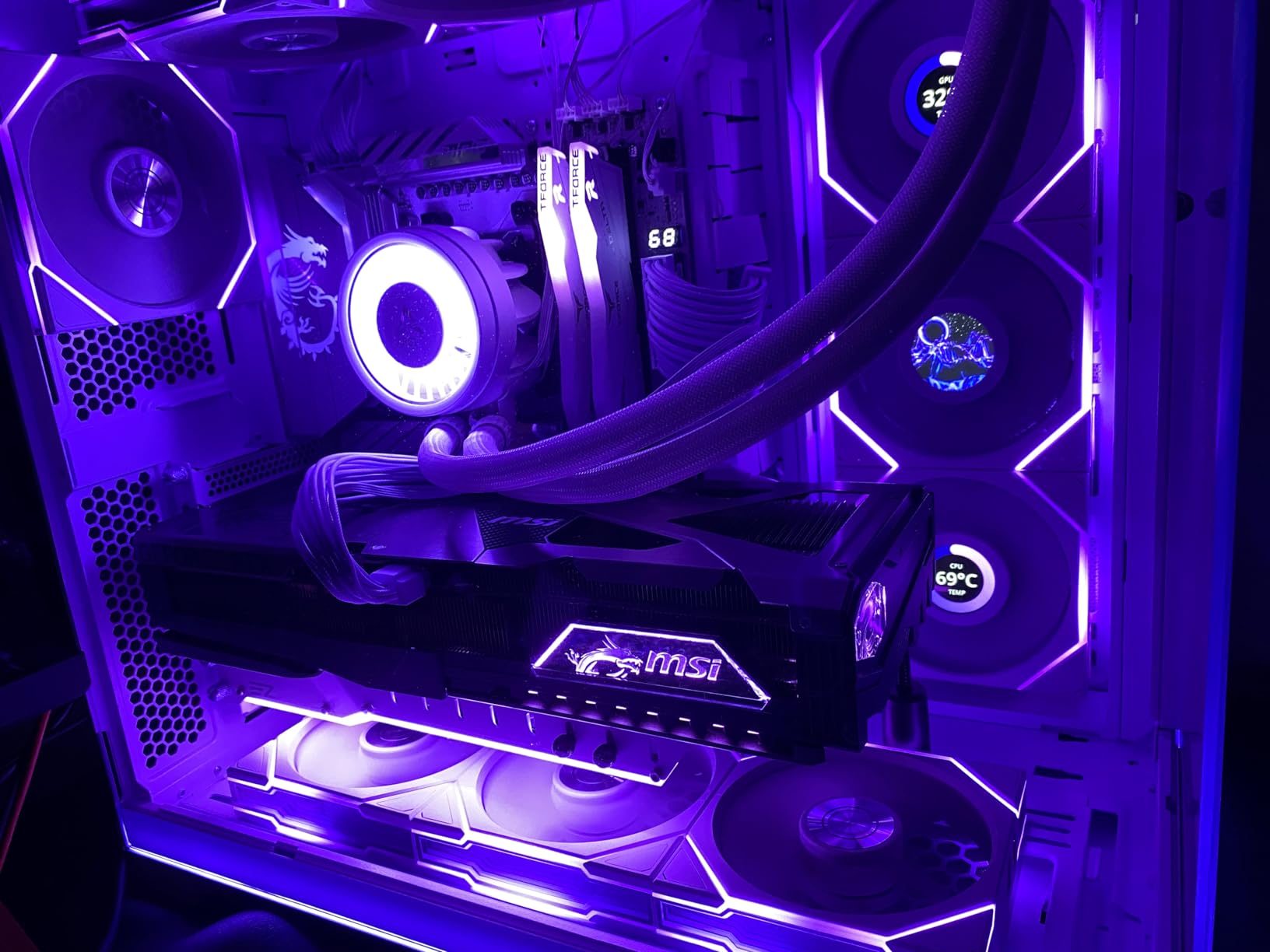 MAG X870 Tomahawk WiFi Gaming Motherboard (AMD Ryzen 9000/8000/7000 Series Processors, AM5, DDR5, PCIe 5.0, M.2 Gen5, SATA 6Gb/s, USB 40Gbps, HDMI/DP, Wi-Fi 7, Bluetooth 5.4, 5Gbps LAN, ATX) - Customer Photo 2