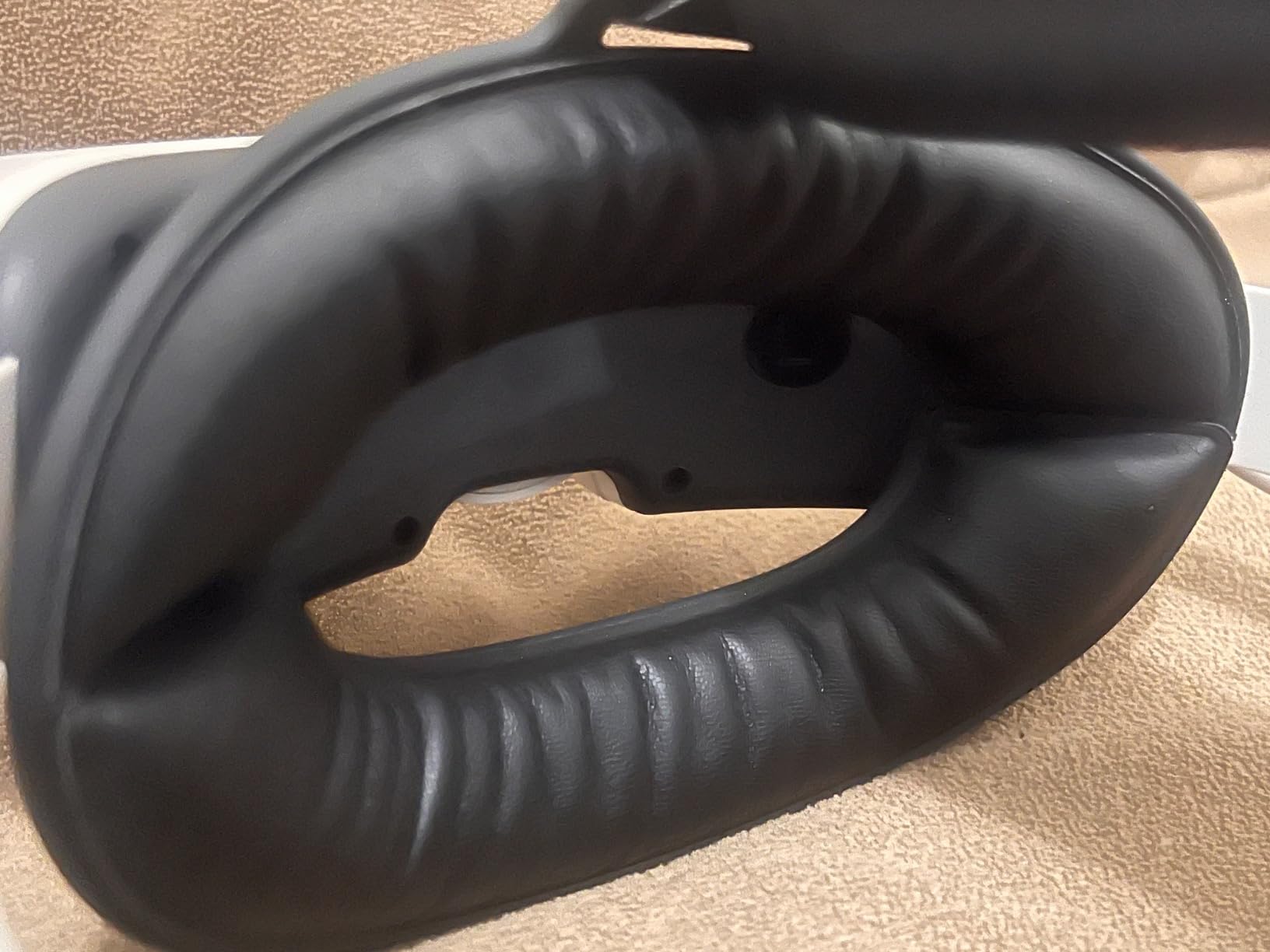 YOGES 10000mAh Battery Head Strap Compatible with Meta Quest 3S & Quest 3, Detachable Magnetic Battery, Rechargeable Headstrap to Extend Playtime for VR Headset Compatible with Meta Quest 3S - Customer Photo 2