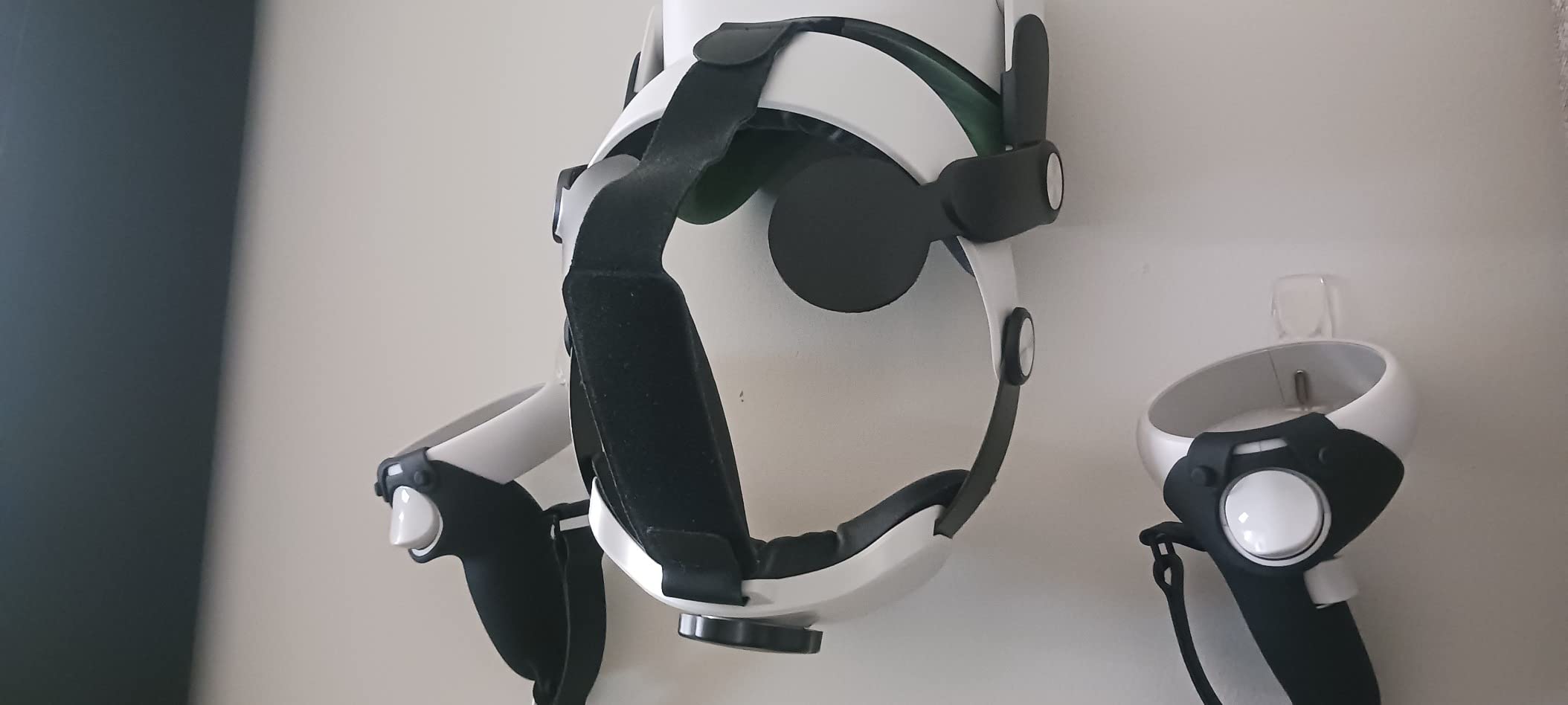 YOGES 10000mAh Battery Head Strap Compatible with Meta Quest 3S & Quest 3, Detachable Magnetic Battery, Rechargeable Headstrap to Extend Playtime for VR Headset Compatible with Meta Quest 3S - Customer Photo 5