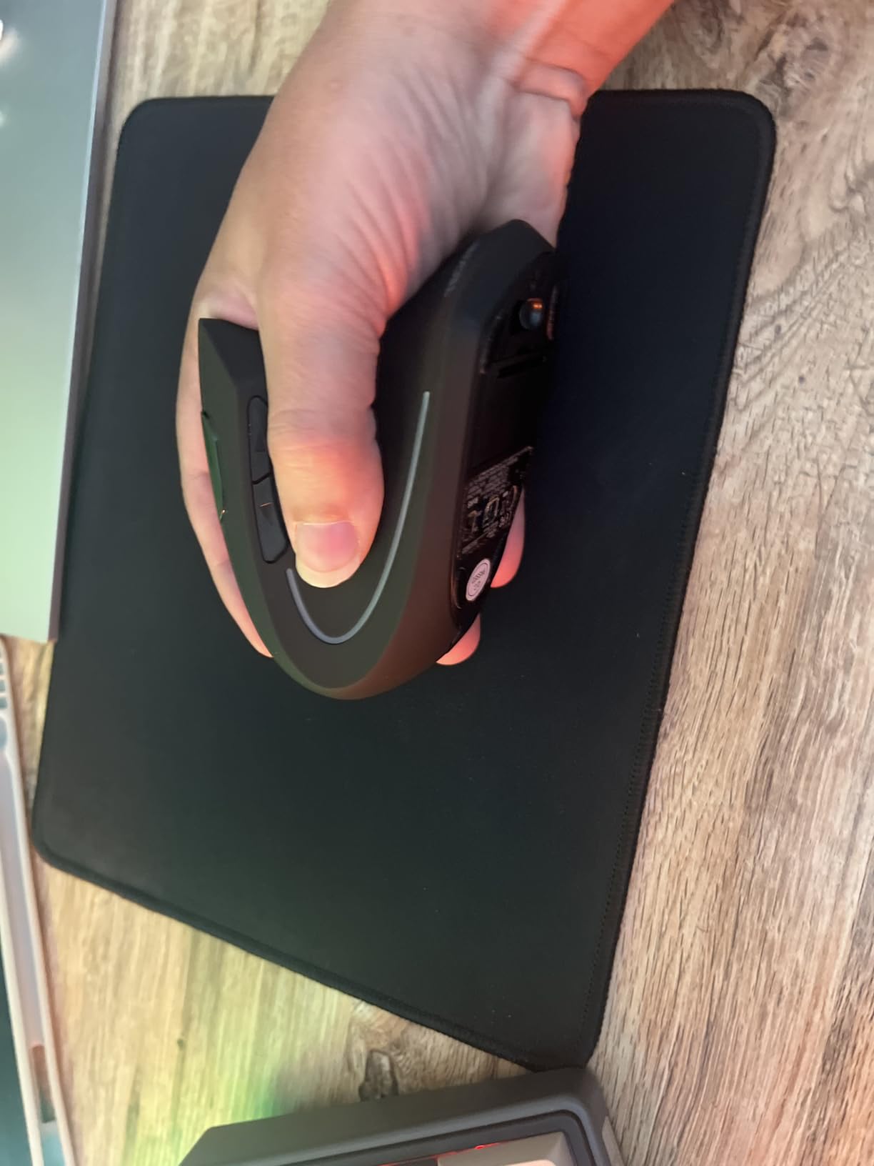 TECKNET Ergonomic Mouse, Wireless Bluetooth Vertical Mouse, 4800 DPI Optical Tracking, 6 Adjustable DPI, Quiet Clicks, 2.4GHz with USB A Receiver, 12 Months Battery, 6 Buttons, Wide Compatibility Customer Review TECKNET Ergonomic Mouse, Wireless Bluetooth Vertical Mouse, 4800 DPI Optical Tracking, 6 Adjustable DPI, Quiet Clicks, 2.4GHz with USB A Receiver, 12 Months Battery, 6 Buttons, Wide Compatibility - Customer Photo 3