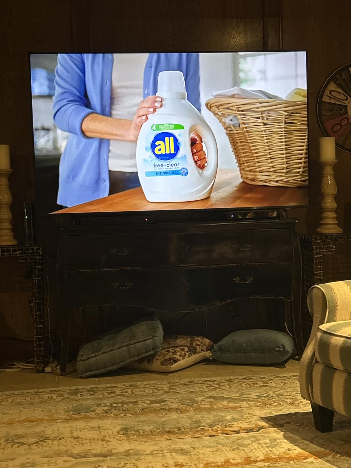 Samsung 75-Inch Class QLED Q6F Series Smart TV (2025 Model, 75Q6F) Q4 Lite Processor, Quantum HDR, Motion Xcelerator 60Hz, Color Booster, 4K Upscaling, with Alexa Speaker - Customer Photo 1