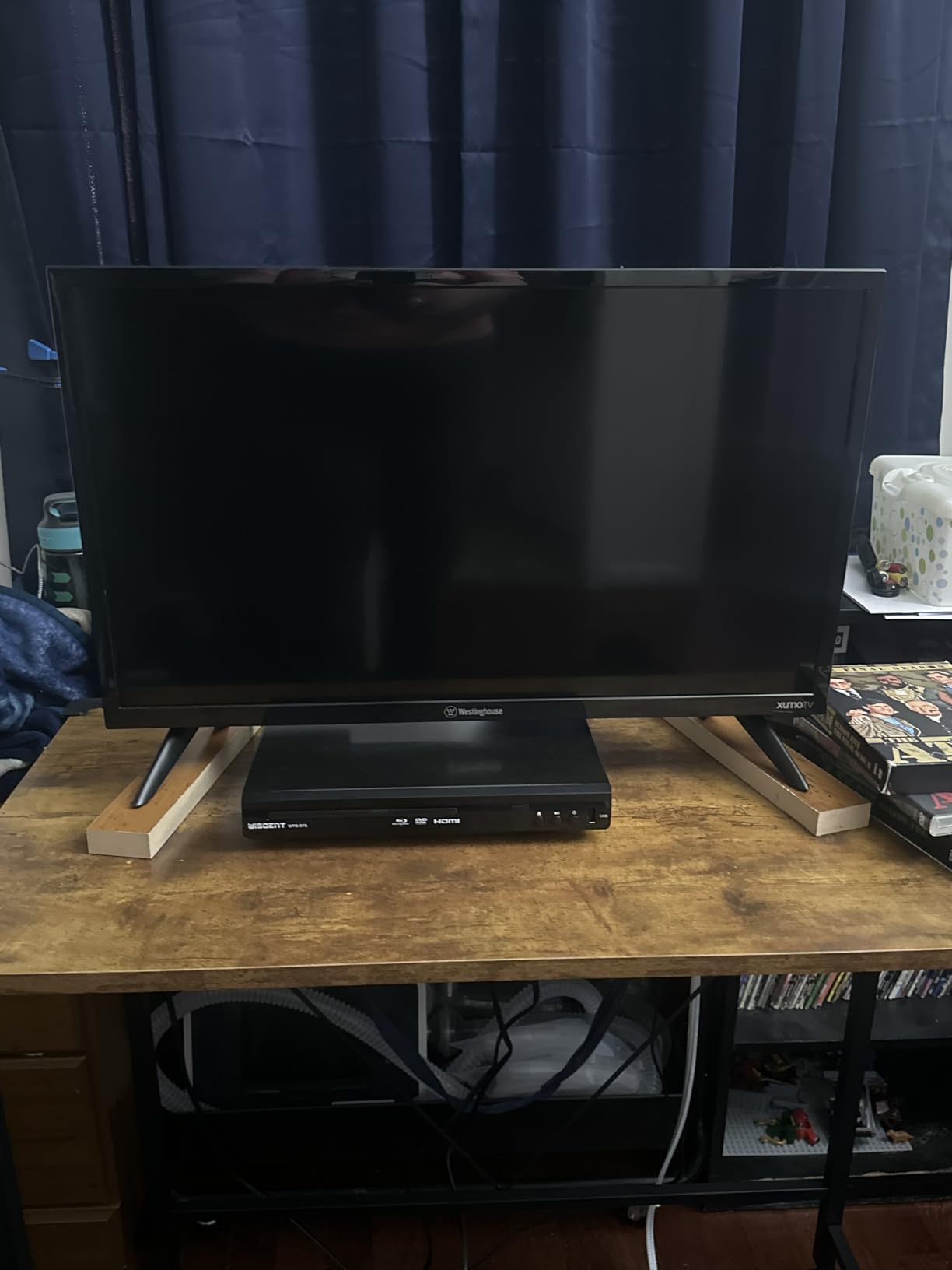 Westinghouse 40-inch Smart TV, FHD 1080P Xumo TV w/Voice Remote, Flat Screen Television w/Dolby Atmos, Bluetooth, Apple AirPlay, Wi-Fi & Mobile Connectivity - Customer Photo 1