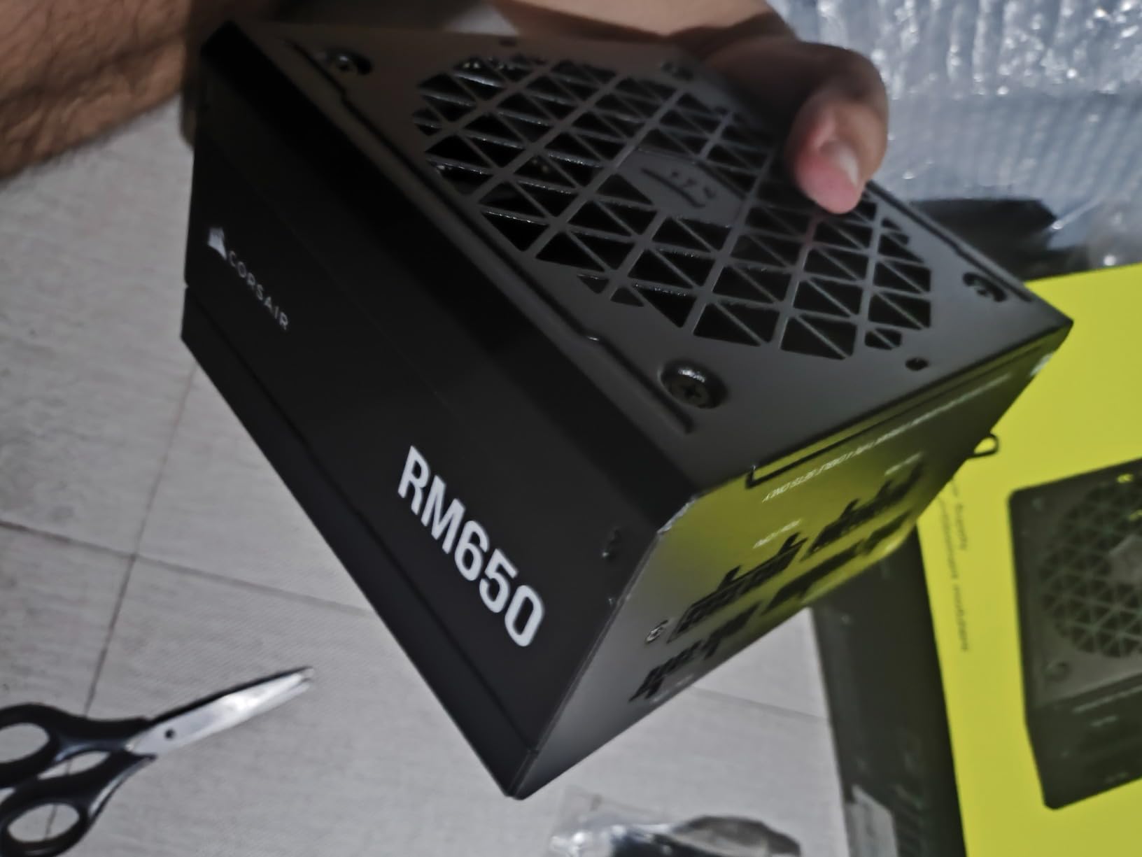 CORSAIR RM850e ATX 3.1 PCIe 5.1 Ready Fully Modular 850W Power Supply – 12V-2x6 Cable Included, Cybenetics Gold Efficiency, 105°C-Rated Capacitors, Modern Standby Mode – Black - Customer Photo 3