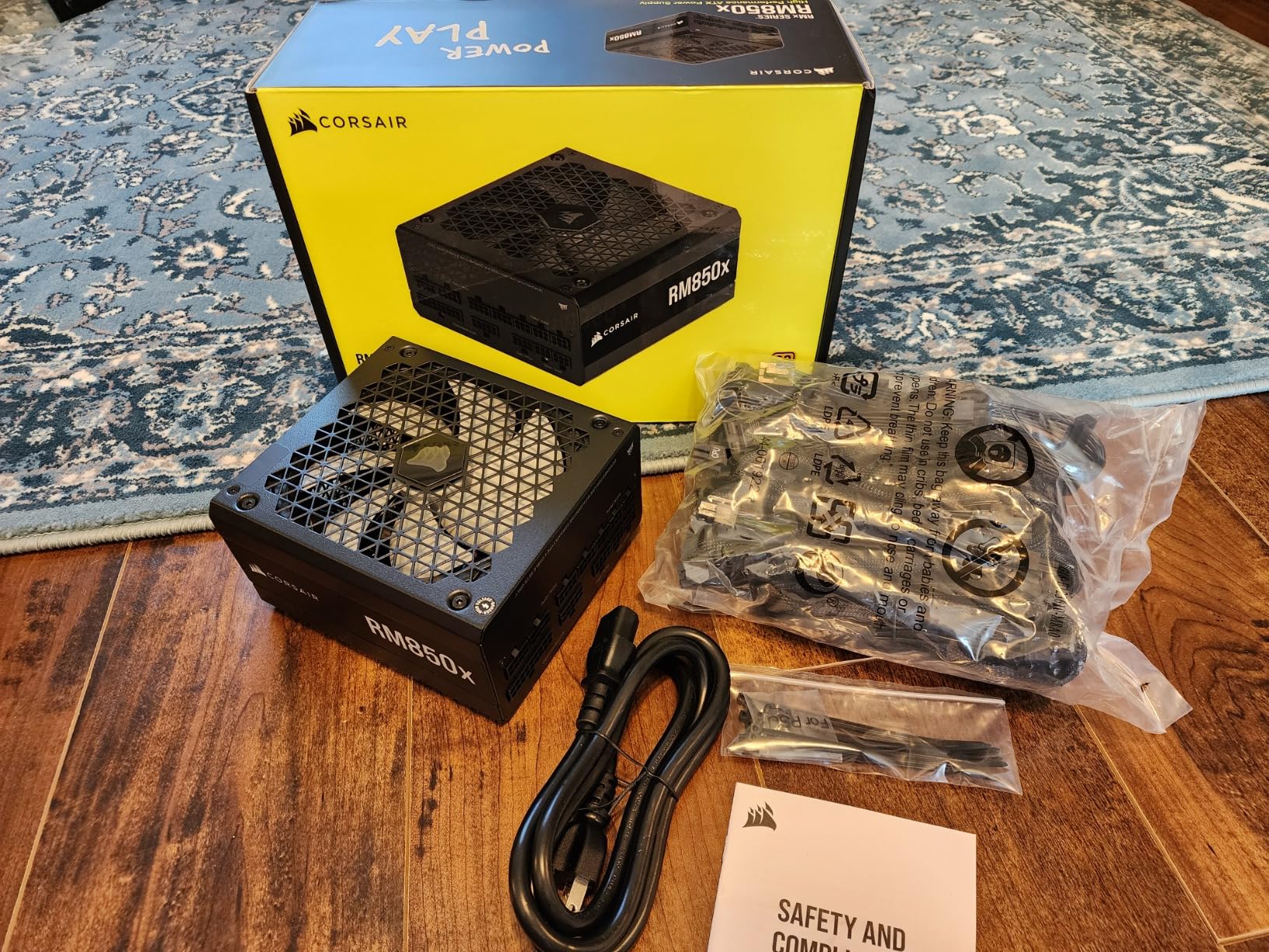 CORSAIR RM1000x ATX 3.1 PCIe 5.1 Ready Fully Modular 1000W Power Supply – Low-Noise, Cybenetics Gold Efficiency, Native 12V-2x6 Connector – Black - Customer Photo 4