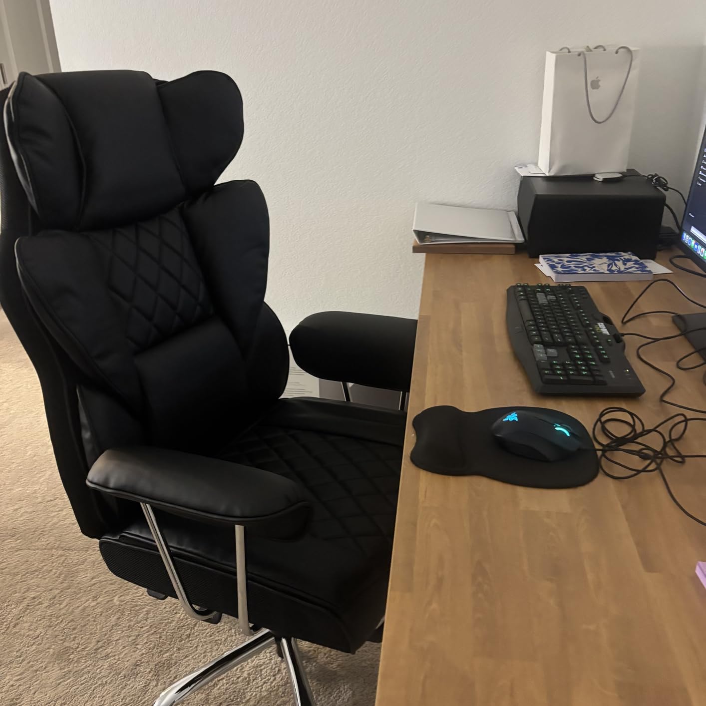 COMHOMA Big and Tall Office Chair, High Back Leather Gaming Chair with Footrest, Executive Ergonomic Office Chair with Pocket Spring Lumbar Support and with Outward Fixed Soft Armrests customer photo 2