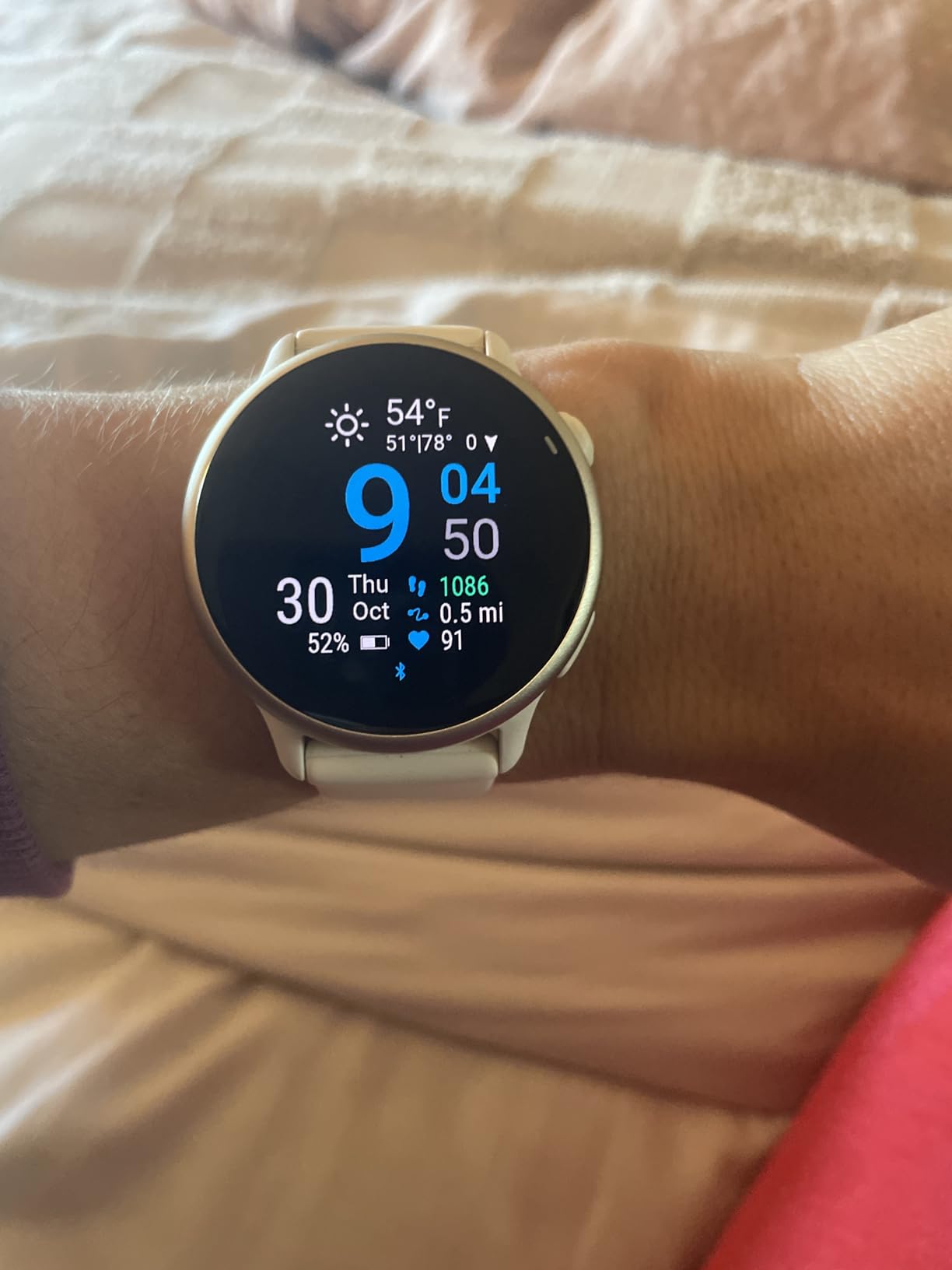 Garmin vívoactive® 6, Health and Fitness GPS Smartwatch, AMOLED Display, Up to 11 Days of Battery, Metallic Pink Dawn with Bone Band Customer Review Garmin vívoactive® 6, Health and Fitness GPS Smartwatch, AMOLED Display, Up to 11 Days of Battery, Metallic Pink Dawn with Bone Band - Customer Photo 2