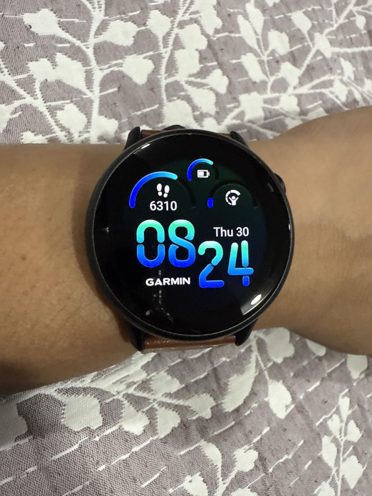 Garmin vívoactive® 6, Health and Fitness GPS Smartwatch, AMOLED Display, Up to 11 Days of Battery, Metallic Pink Dawn with Bone Band Customer Review Garmin vívoactive® 6, Health and Fitness GPS Smartwatch, AMOLED Display, Up to 11 Days of Battery, Metallic Pink Dawn with Bone Band - Customer Photo 5