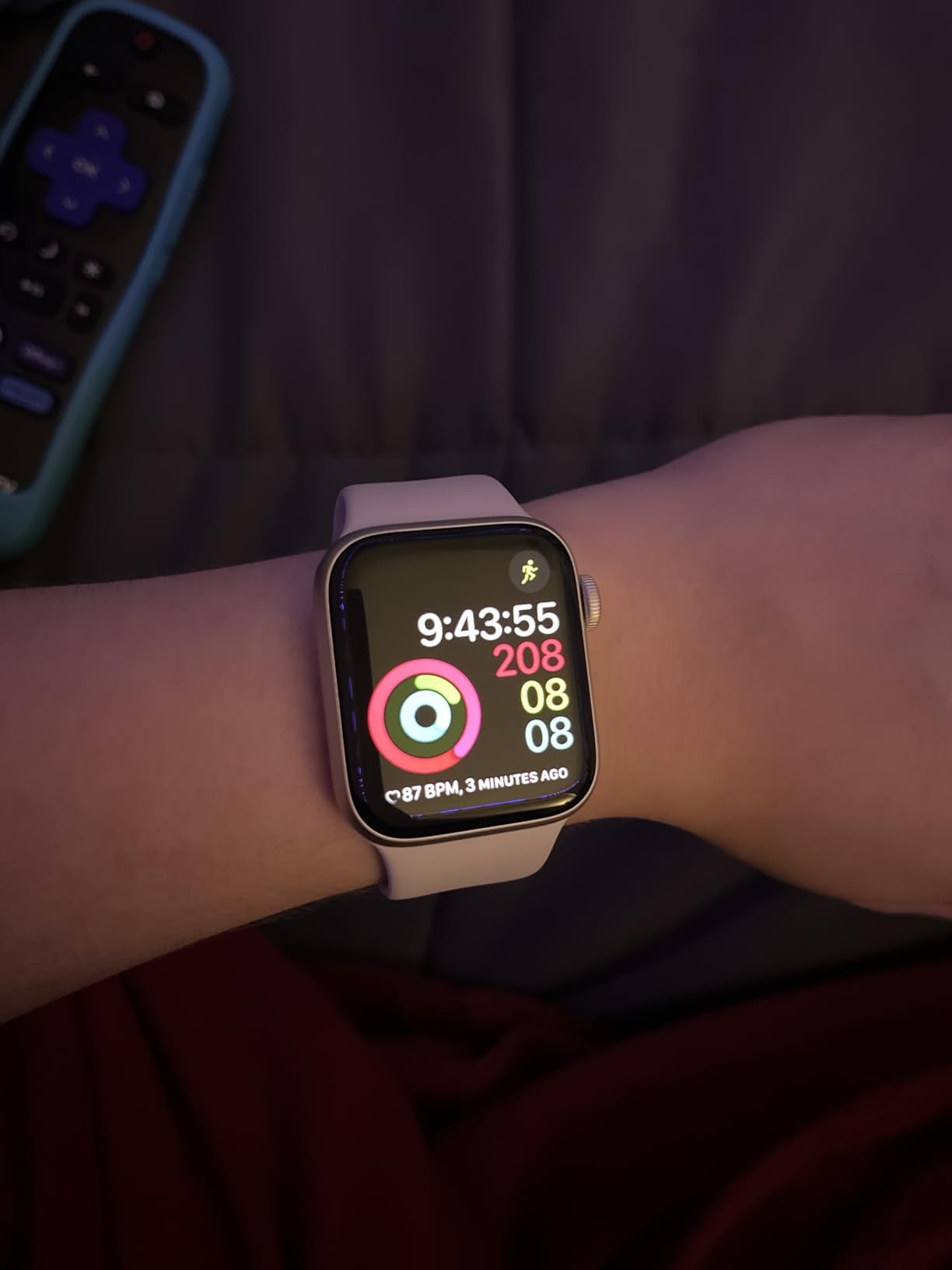 Watch SE 3 [GPS 40mm] Smartwatch with Starlight Aluminum Case with Starlight Sport Band - S/M. Fitness and Sleep Trackers, Heart Rate Monitor, Always-On Display, Water Resistant customer photo 1