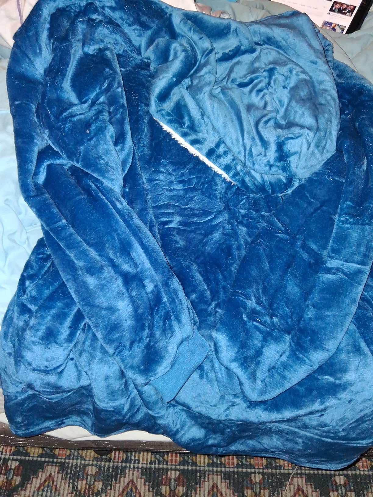 AmyHomie Wearable Blanket Hoodie for Adults & Teens,Oversized Sherpa Hooded Blanket,Warm Cozy Blanket Sweatshirt as Christmas Birthday Gifts for Women Men - Customer Photo 1