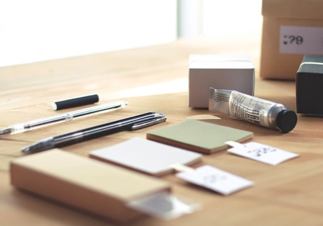 Inexpensive Gifts For Coworkers: 15 Budget-Friendly Ideas Under $25 - PropelRC