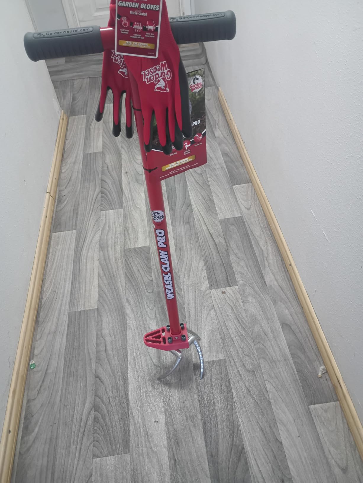 Garden Weasel Claw Pro 3-in-1 Cultivate, Loosen, Aerate, Weed Hand Tiller, Twist Weeding Tool, Digging Fork, with Gloves - Customer Photo 2