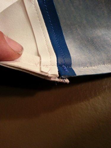 SINGER Heavy Duty 4423 Sewing Machine, Grey | Strong Motor, Full Metal Frame, 97 Stitch Applications, 1-Step Buttonhole, LED Light & Accessory Kit customer photo 2