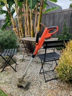 BLACK+DECKER 20V MAX String Trimmer and Edger 2 in 1, Cordless Weed Wacker with Auto Spool Feed, Battery and Charger Included, 12 Inch Steel Deck, Reduced Vibration (LST300) customer photo 1