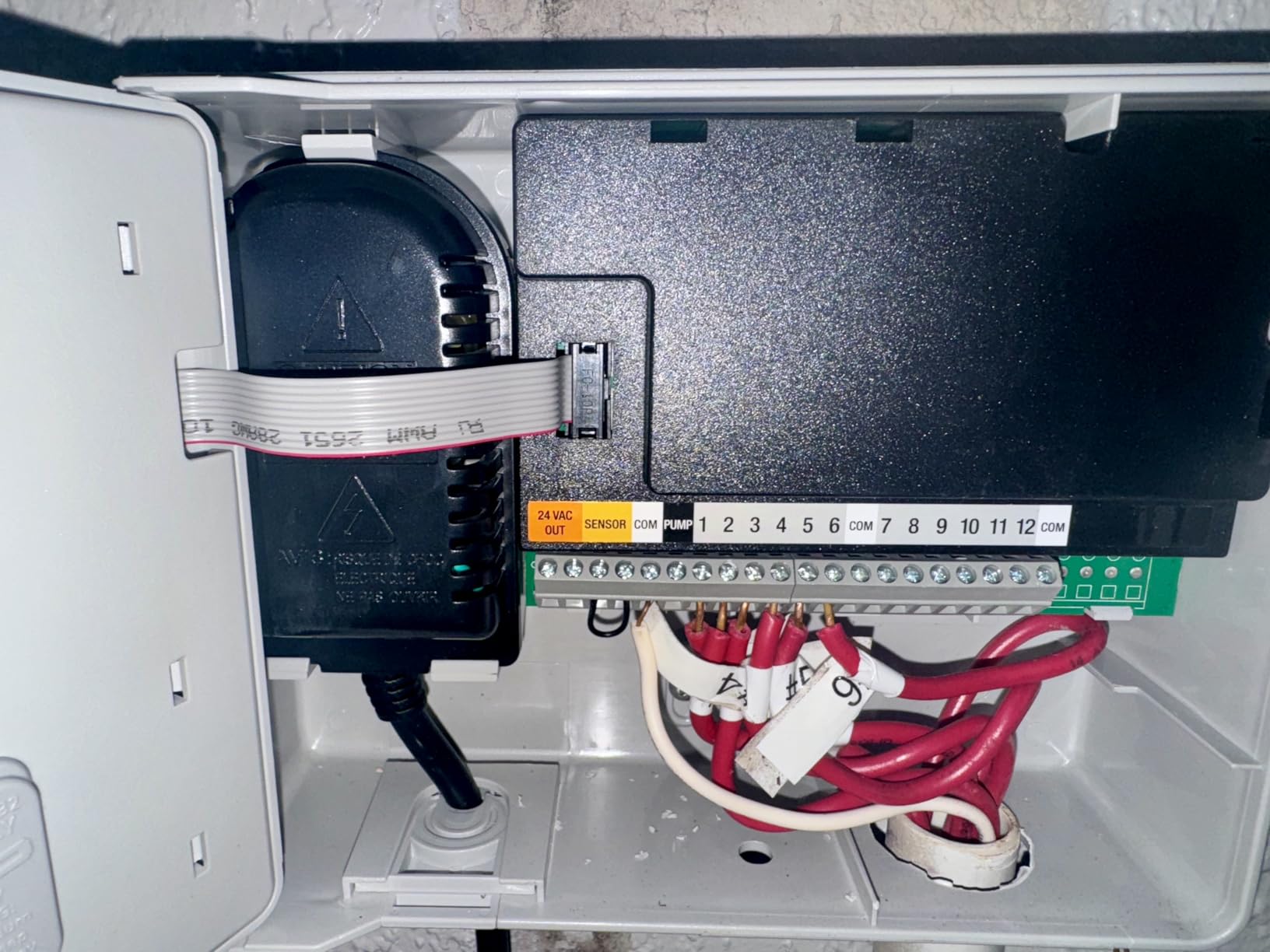 Orbit 57946 B-hyve 6-Zone Smart Indoor/Outdoor Sprinkler Controller customer photo 2