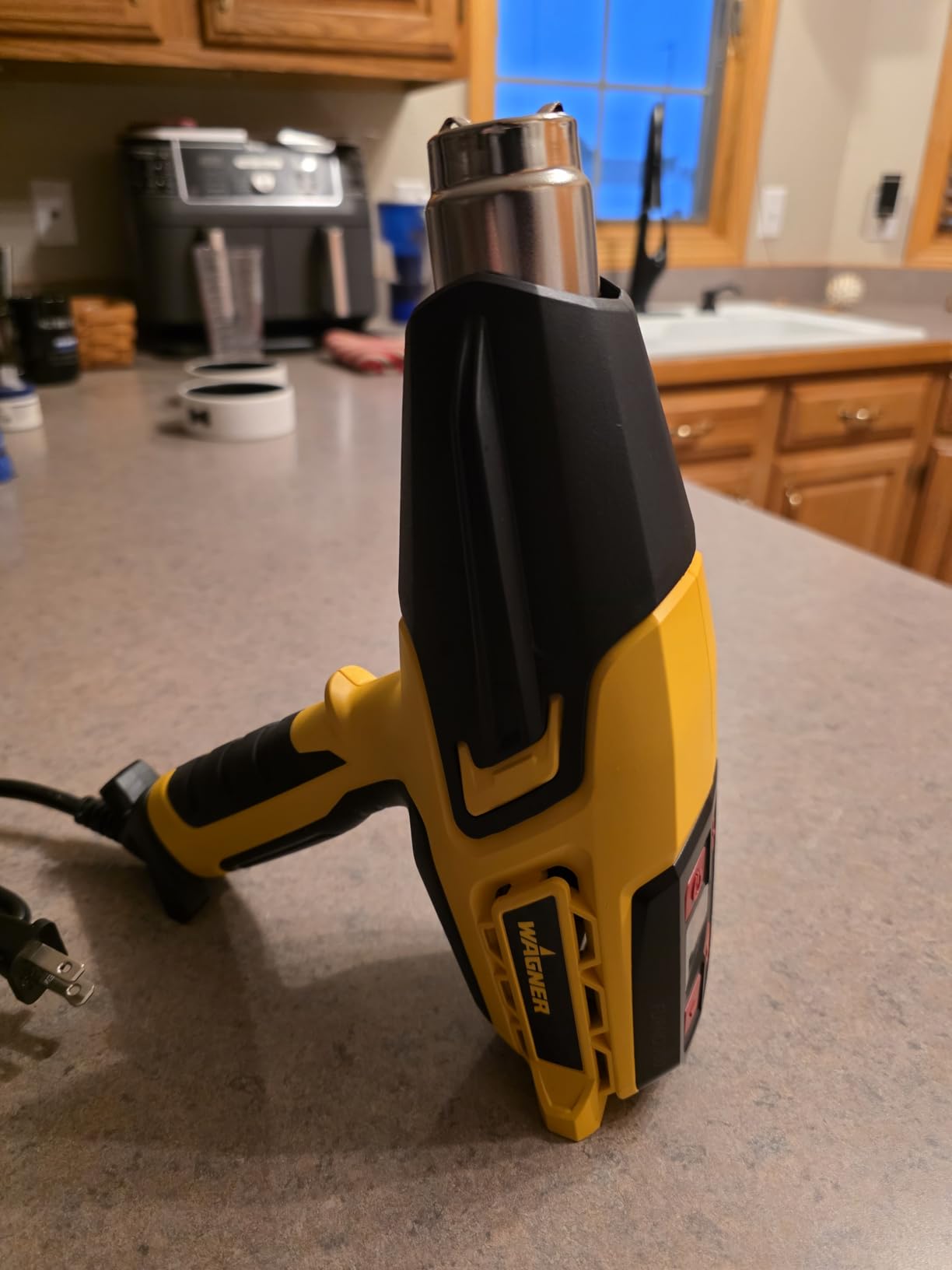 Wagner Spraytech 0503063 FURNO 500 Variable Temp Heat Gun, 2 Nozzles & 12 Temperature Settings Ranging 150°F-1200°F, Electric Heat Gun for Paint Removal, Bending PVC, Crafts and More customer photo 1