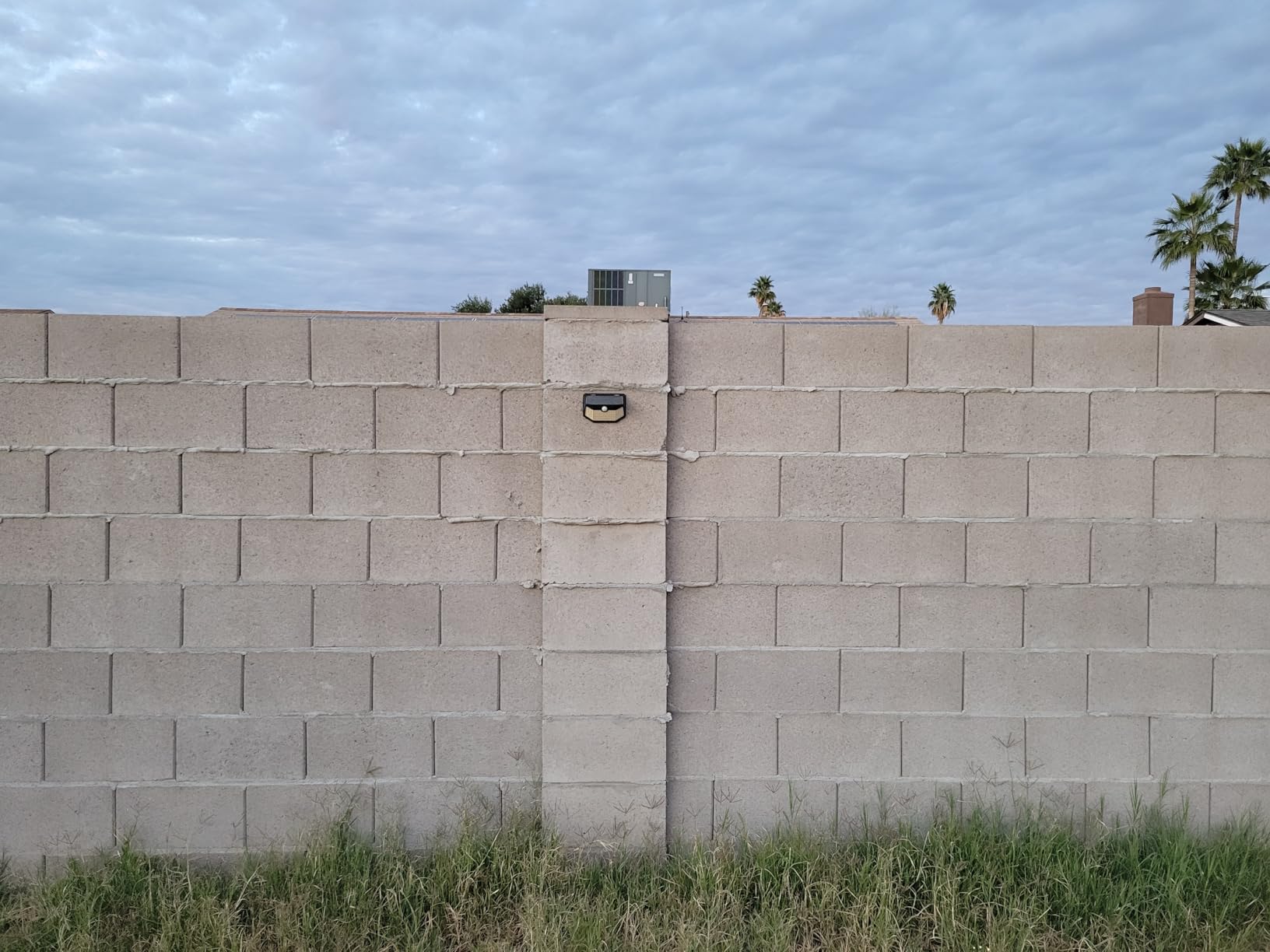 HMCITY Solar Lights Outdoor 120 LED with 3 Lighting Modes, Motion Sensor Wall Lights,IP65 Waterproof Solar Powered for Garden Patio Yard (Back Button 2Packs, Black Shell-Daylight White) customer photo 2