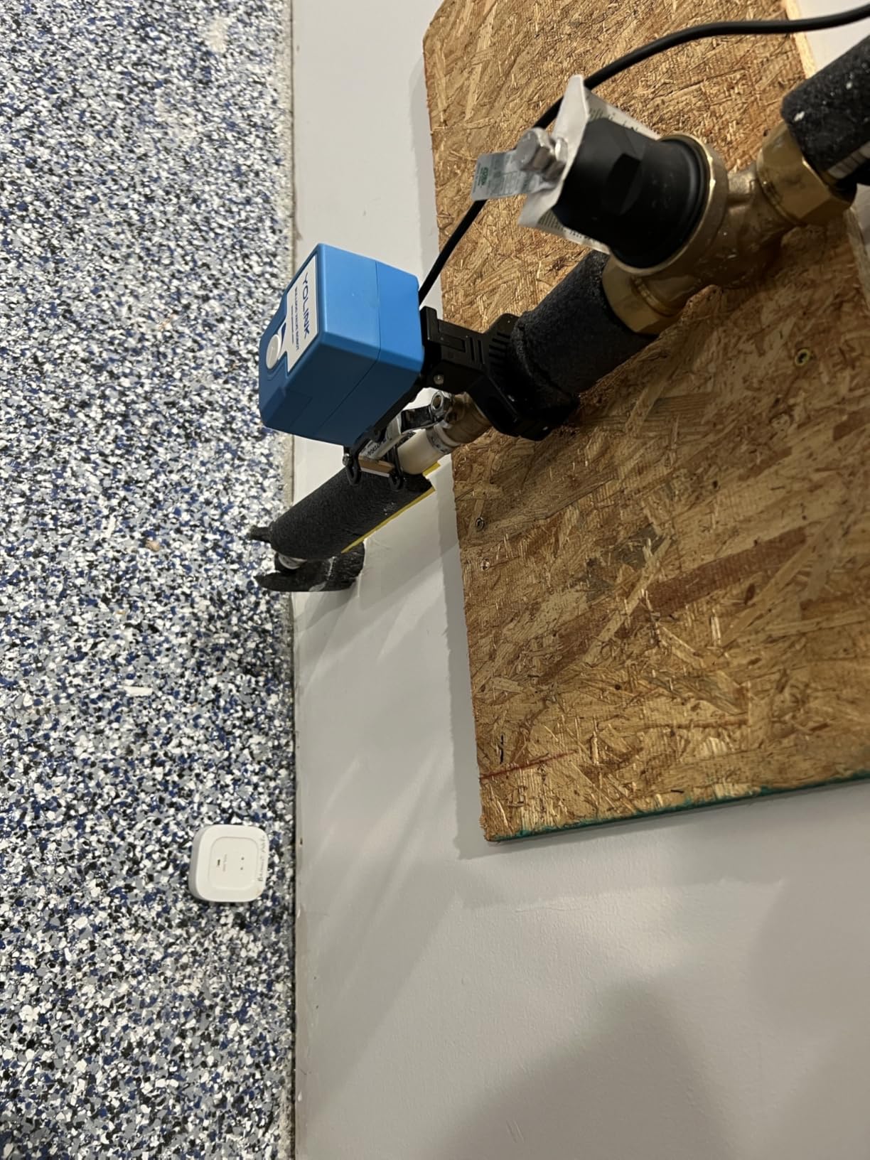 YoLink Water Leak Starter Kit: Hub + 4 Leak Sensor 1 (Silent), LoRa Long-Range, App/SMS/Email Alerts, D2D Offline Triggers, 2 AAA Up to 5-Year Battery, Compatible with Alexa/IFTTT/Home Assistant customer photo 2