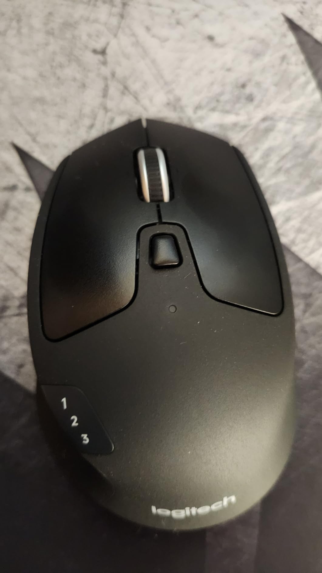 Logitech M720 Triathlon Multi-Device Wireless Mouse, Bluetooth, USB Unifying Receiver, 1000 DPI, 6 Programmable Buttons, 2-Year Battery, Compatible with Laptop, PC, Mac, iPadOS - Black customer photo 2