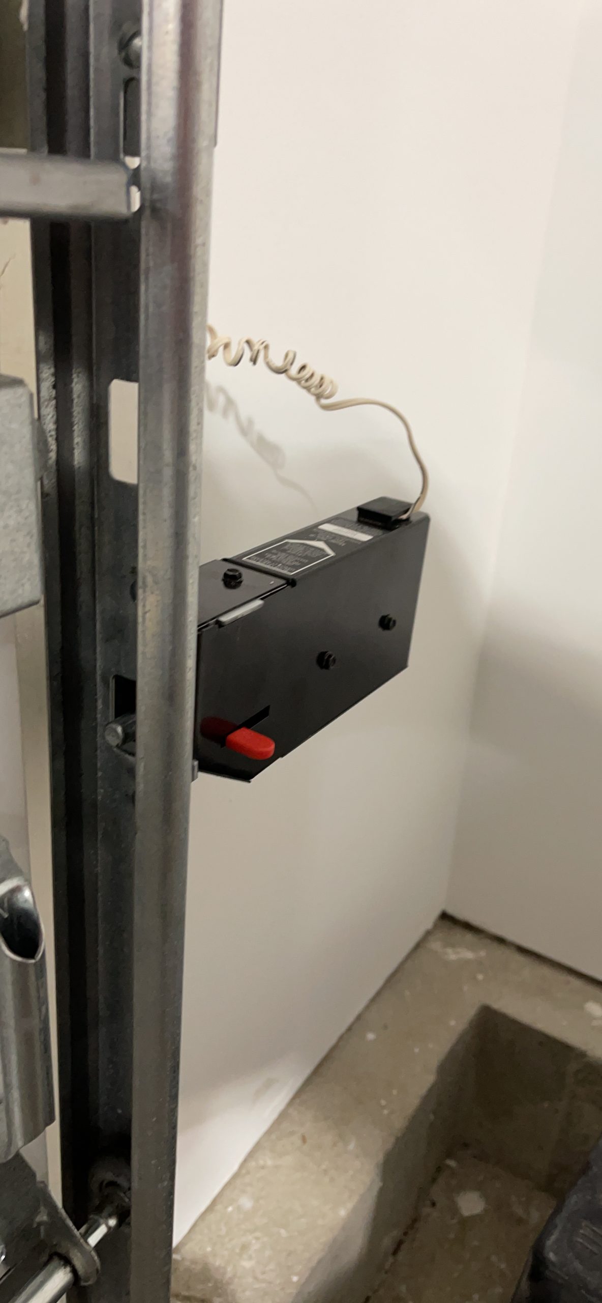 Genie B6172H Wall Mount Smart Garage Door Opener, DC Motor Lifts up to 14ft high 850lbs, Black | Ultra-Quiet, Aladdin Connect Wi-Fi, Battery Backup, Lifts Doors Up to 14 ft High and 850 lbs, Compact Space Saving Design customer photo 2