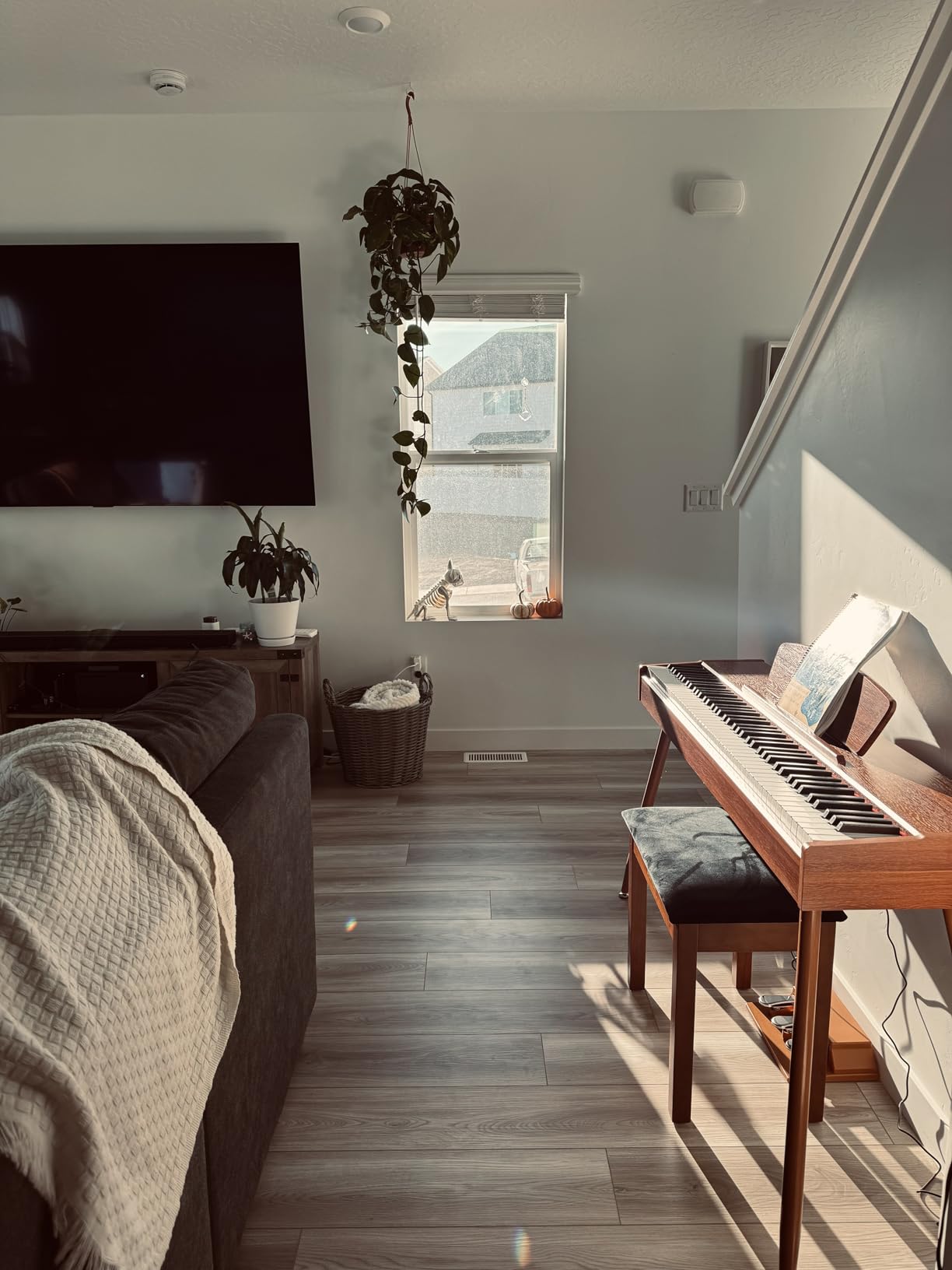 Donner DDP-80 Digital Piano 88 Key Weighted Keyboard, Full-size Electric Piano for Beginners, with Sheet Music Stand, Triple Pedal, Power Adapter, Supports USB-MIDI Connecting, Retro Wood Color customer photo 1