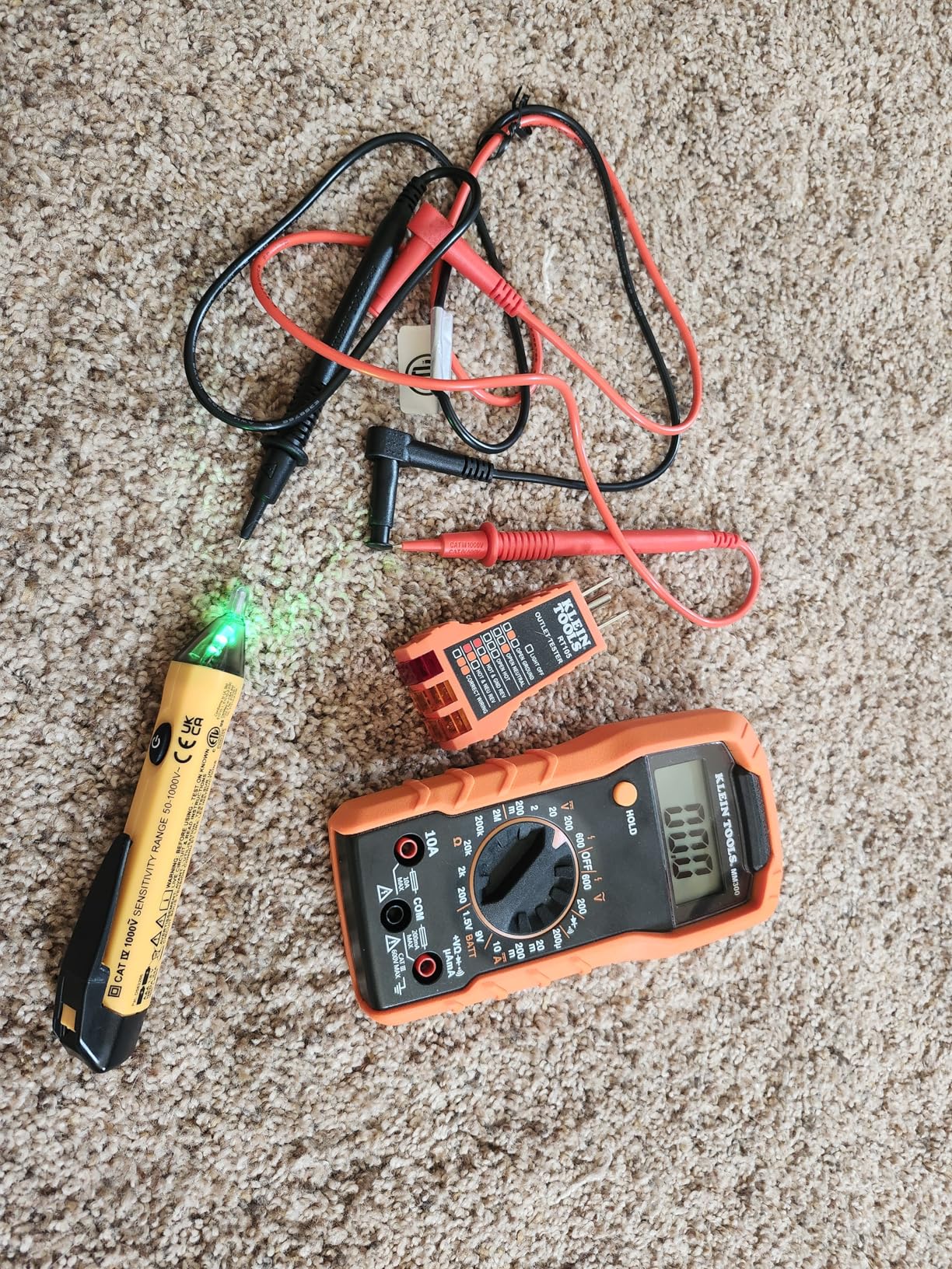 Klein Tools 69149P Electrical Test Kit with Digital Multimeter, Non-Contact Voltage Tester and Electrical Outlet Tester, Leads and Batteries customer photo 1